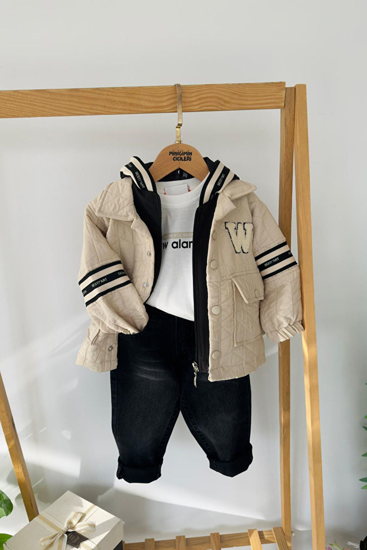 Miniğimin Cicileri W Panç İşleme Detaylı 4 lü Erkek Çocuk Kapüşonlu Takım - Krem