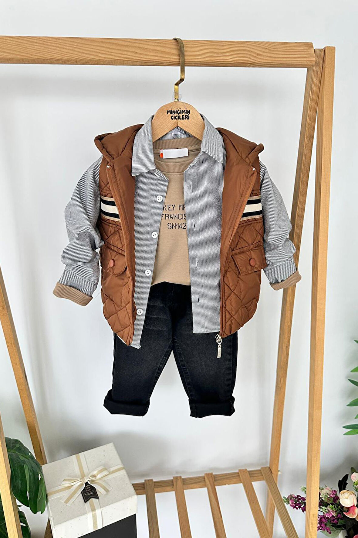 Miniğimin Cicileri Kapitone Şişme Yelekli Gömlekli Erkek Çocuk 4’lü Kombin - Taba