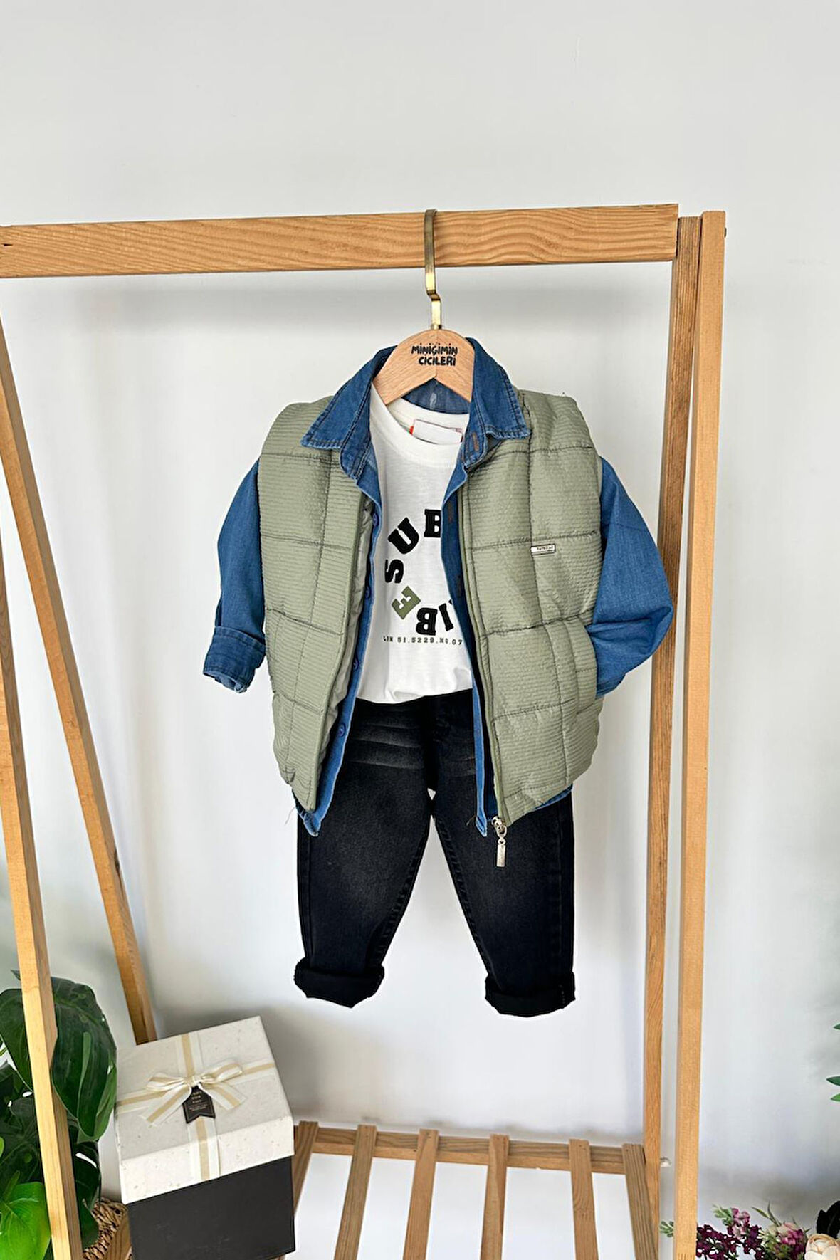 Miniğimin Cicileri Şişme Yelekli Tencel Gömlekli Erkek Çocuk 4 lü Kombin - Yeşil