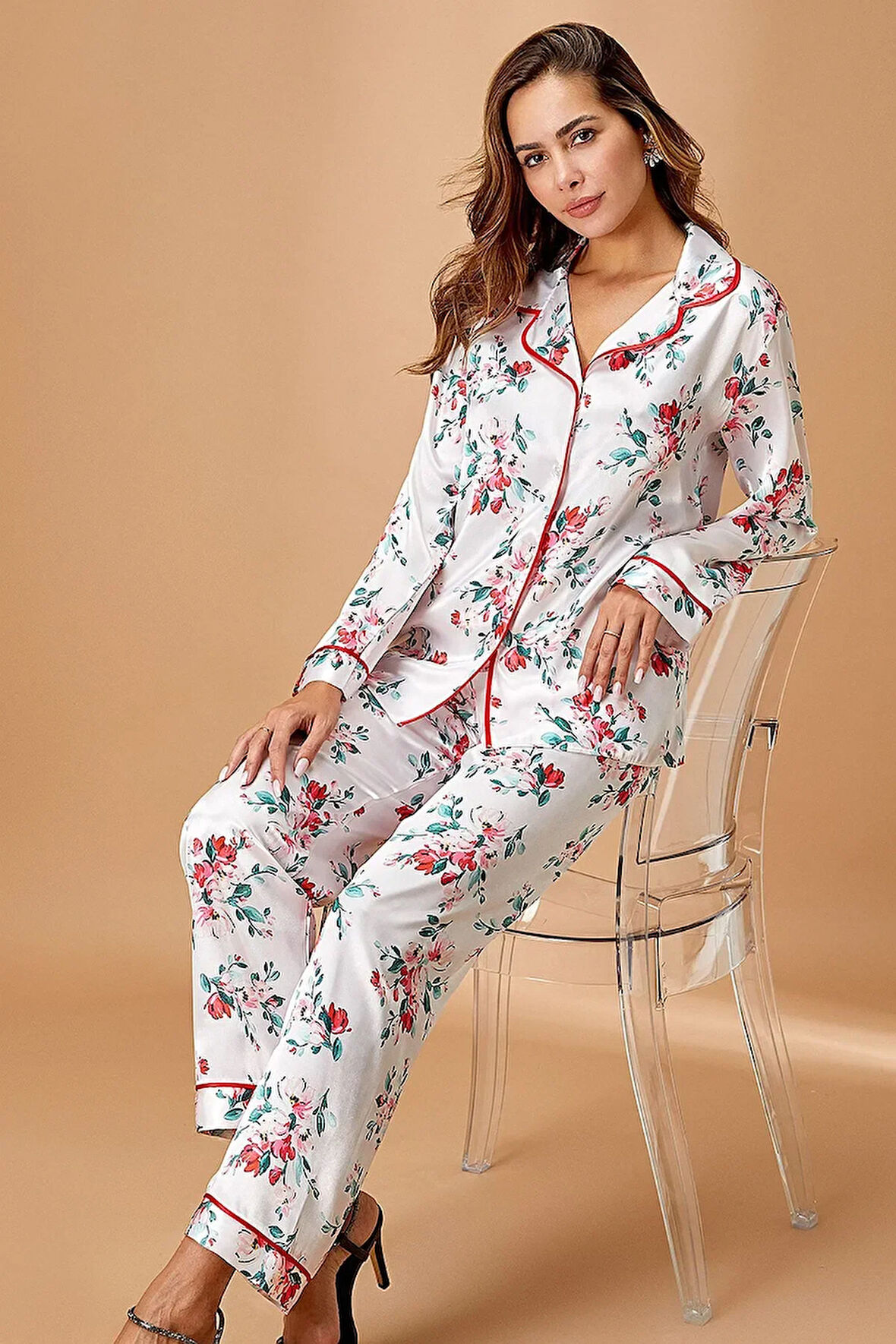 Kadın Ekru Çiçek Desenli Saten Gömlek Uzun Kollu Pijama Takımı 5654