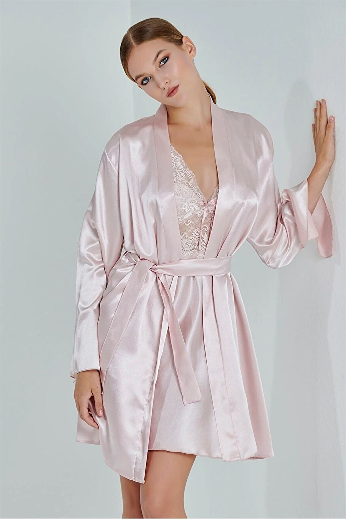 Kadın Pudra Saten Çeyiz Seti 6 Parça Dantelli Sabahlık Gecelik Pijama Şortlu Takım