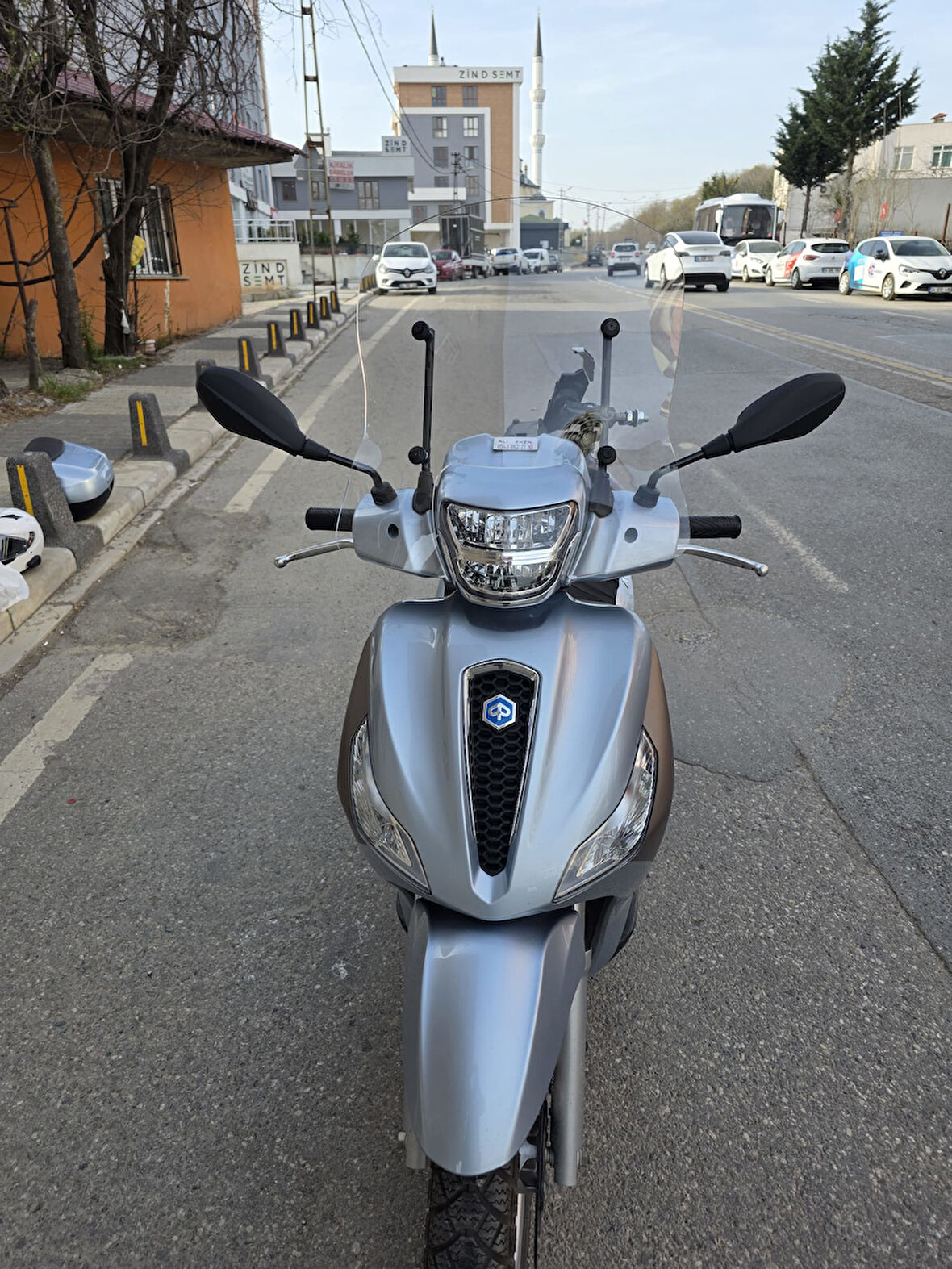 MOTOCAM Piaggio Medley S 150 Ön Cam 2021-2025 Model 54cm Şeffaf Renkli APARATSIZ GÖNDERİLİR
