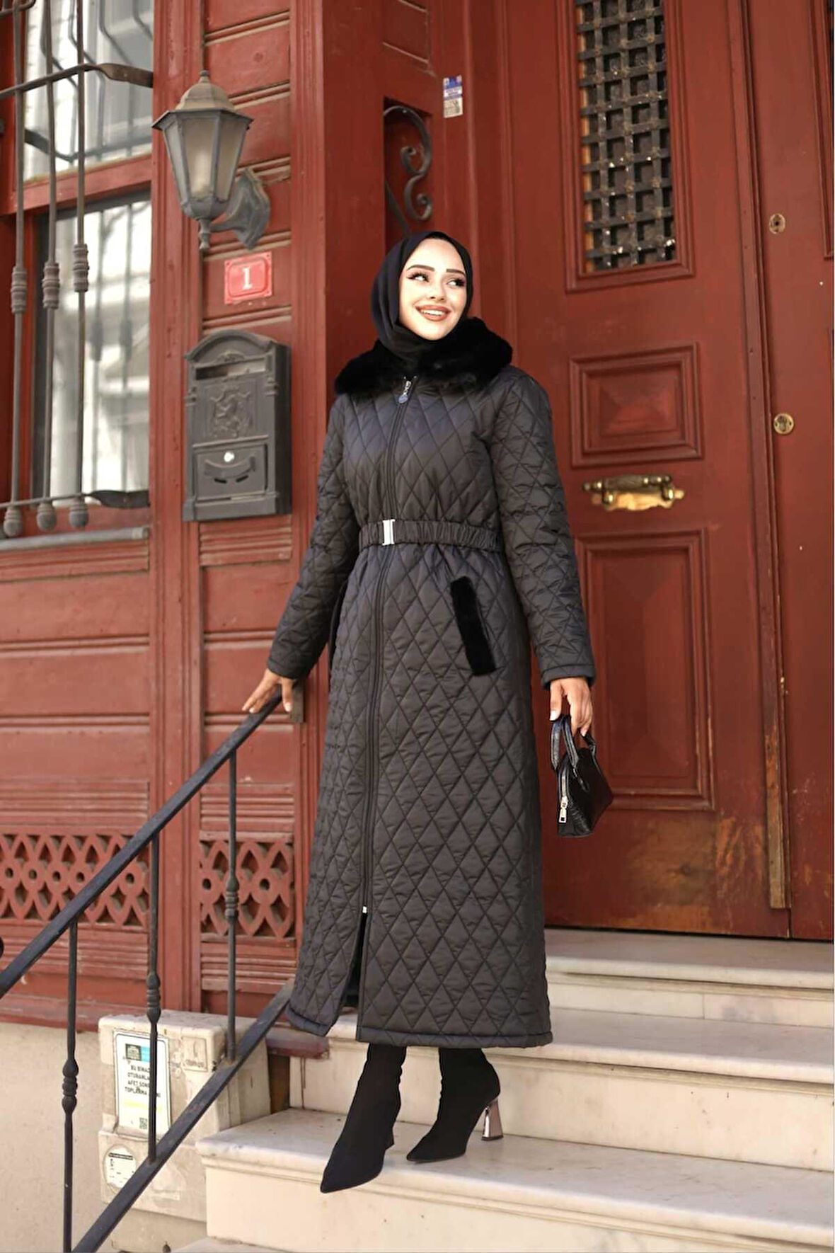 Kadın Fermuarlı Yan Cepli Kemerli Kopitone Şişme Mont