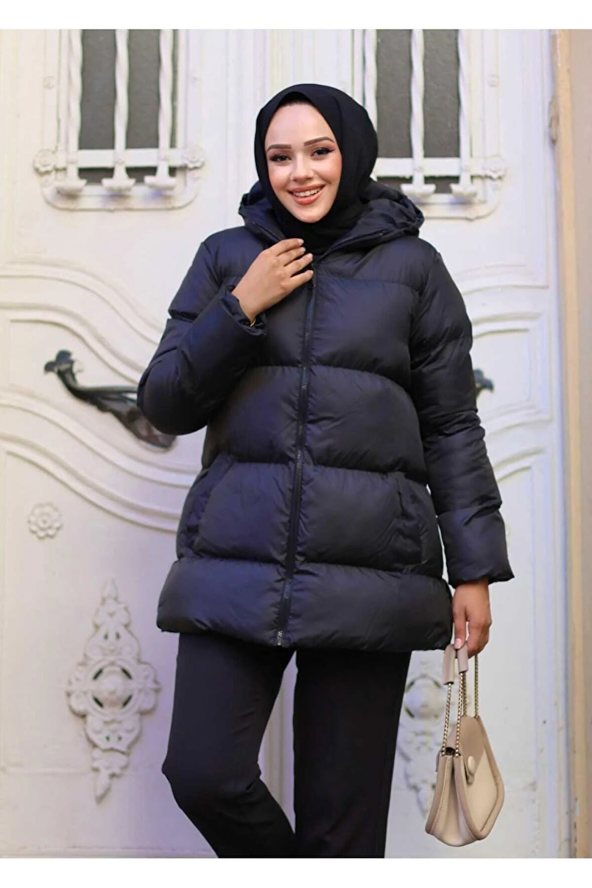 Kadın Kapüşonlu Önden Cepli Şişme Mont