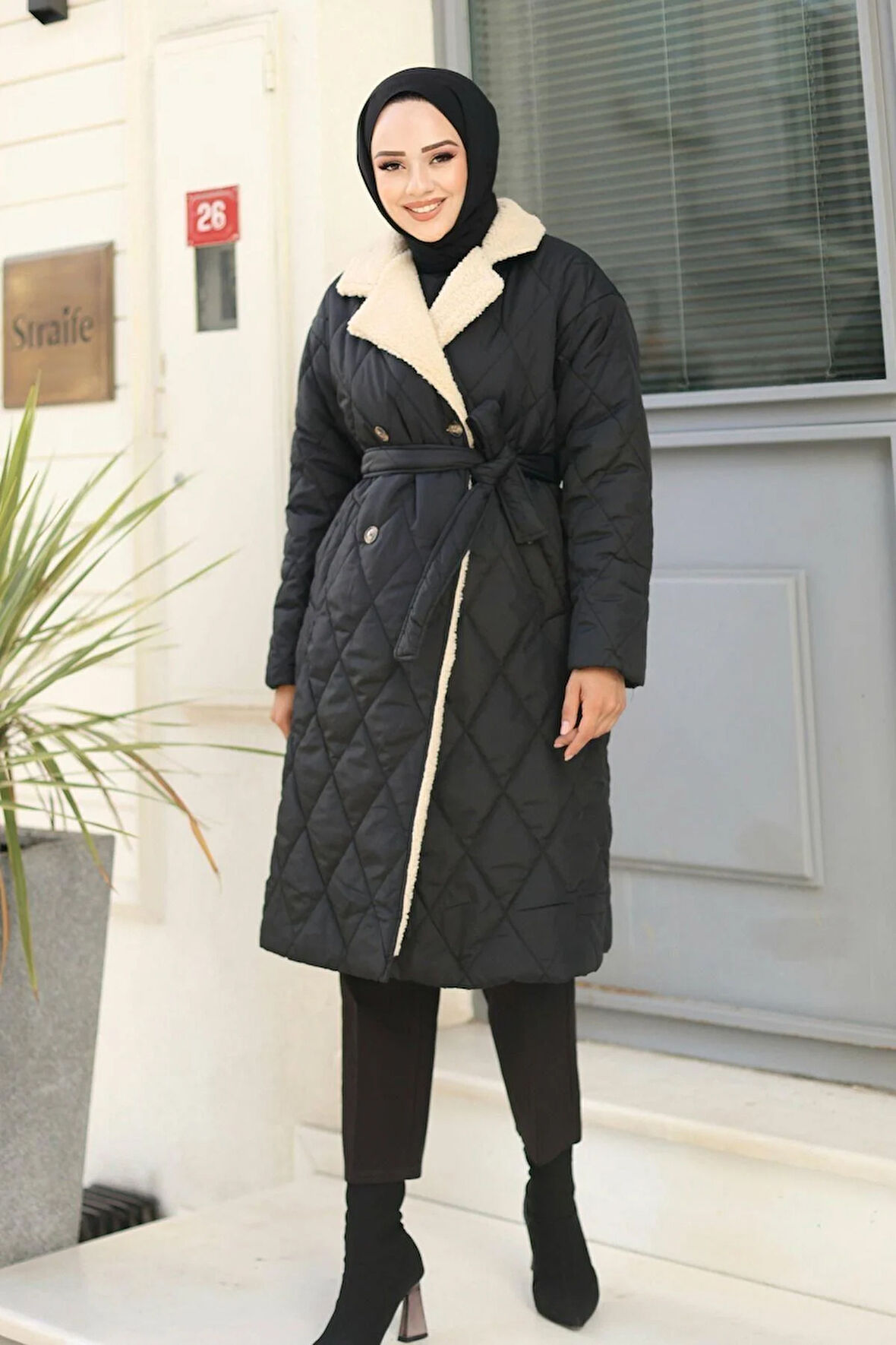 Kadın Astarlı Yandan İçi Kürklü Kapitone Mont