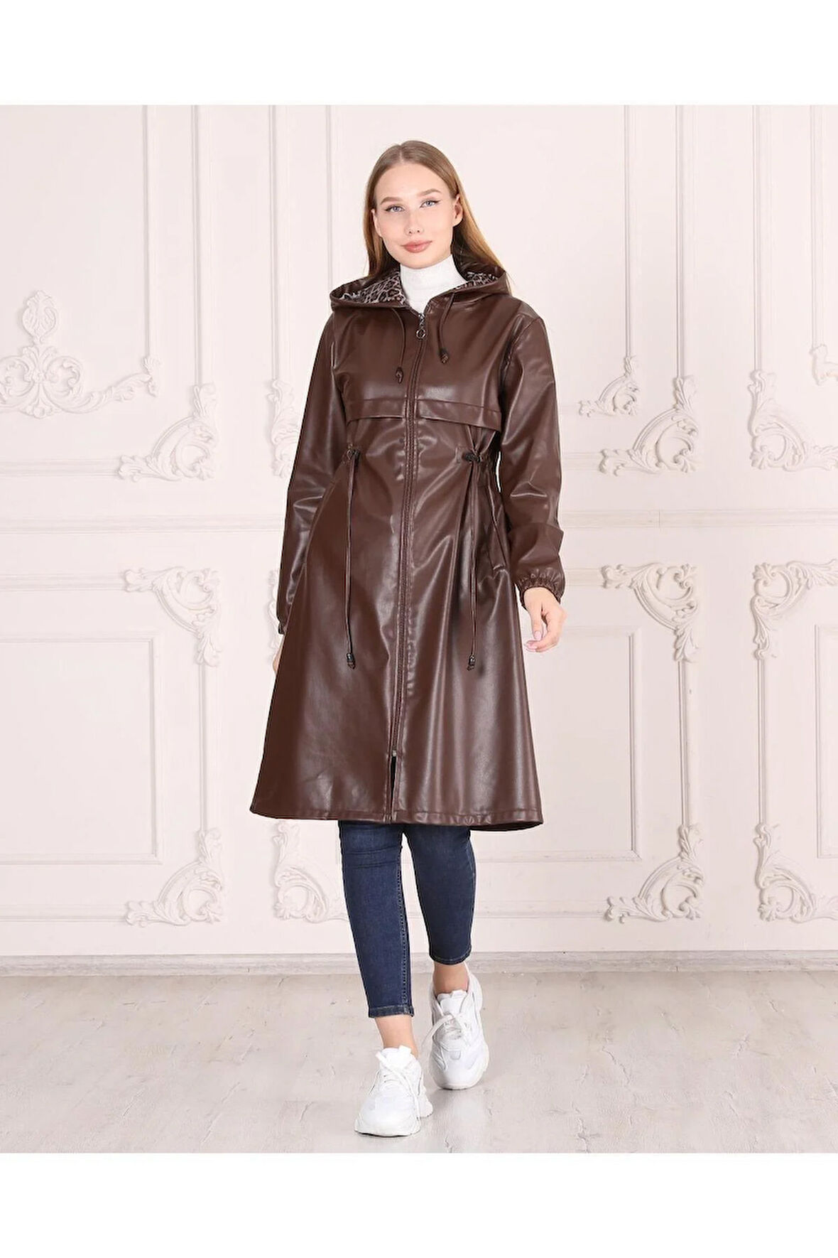 Kadın Kapüşonlu Deri Kap