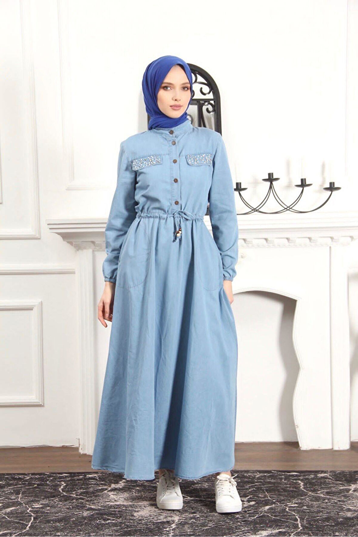 Kadın İnci Taş Detaylı Belden Sıkmalı Kot Elbise