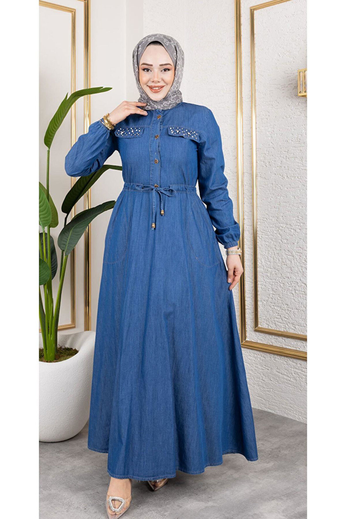 Kadın İnci Taş Detaylı Belden Sıkmalı Kot Elbise