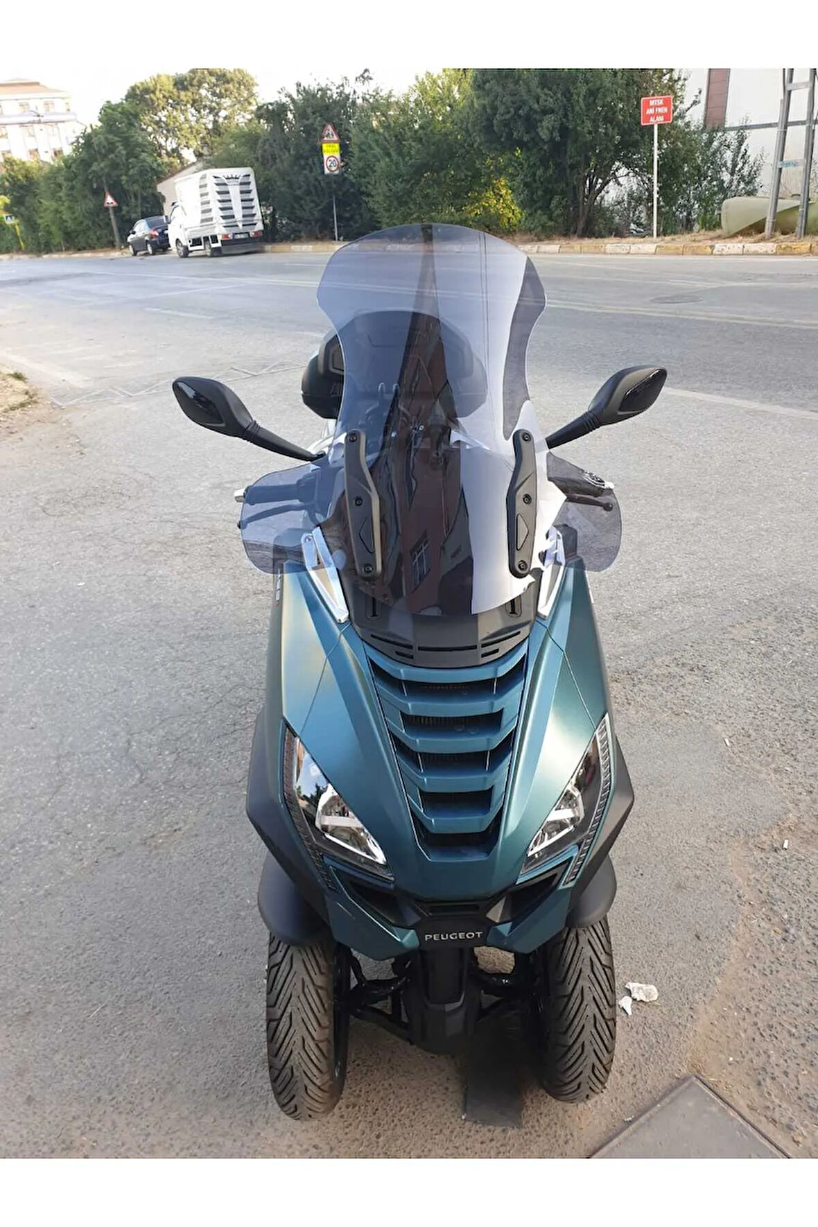 Peugeot Metropolis 400 Siperlik Ön Cam 2021 2024 Model 68cm Açıkfüme Renkli 4mm