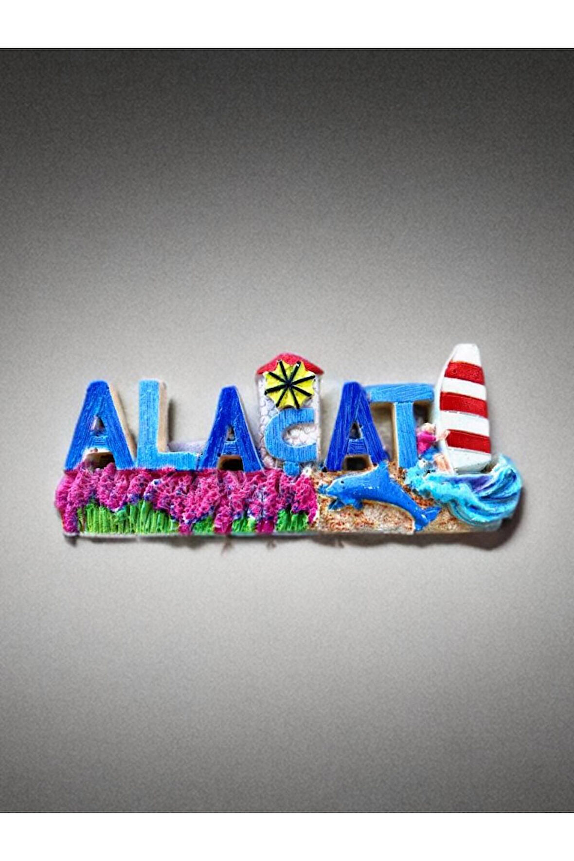 ALAÇATI Temalı Kabartmalı Polyester Magnet. 10cm x 4cm. Pembe
