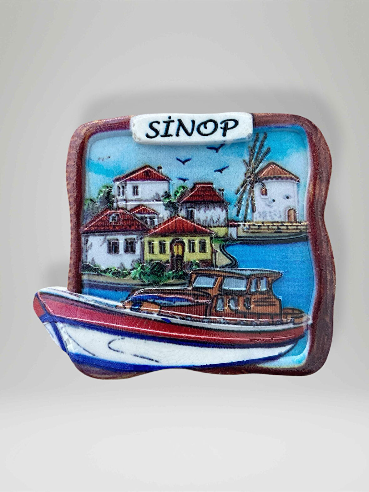 SİNOP Temalı Kabartmalı Polyester Magnet Buzdolabı Süsü (kod:954)  7,5cm x 6cm 