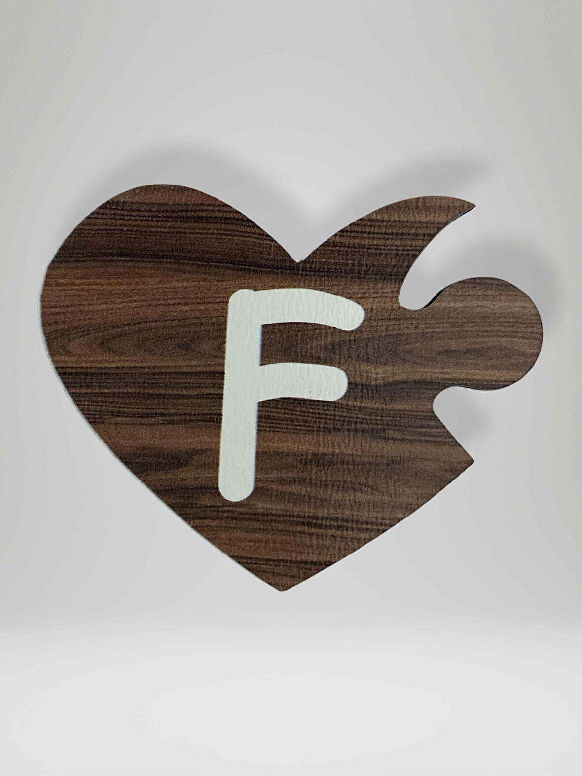 F Harfi (Sol Parça) – Ahşap Puzzle Kalp Harf Magnet – Buzdolabı Süsü – İkili Uyumlu (kod:1002)