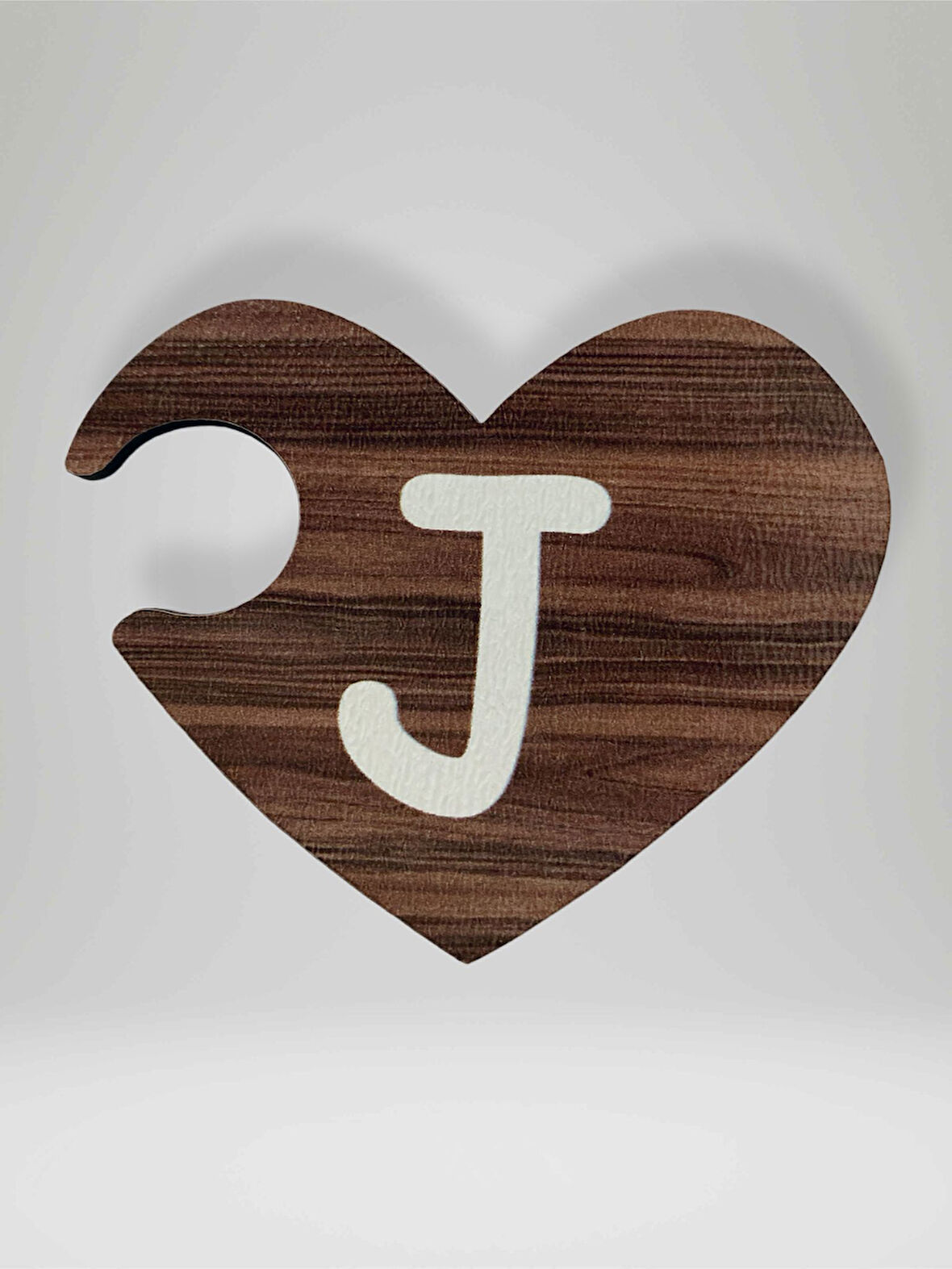 J Harfi (Sağ Parça) – Ahşap Puzzle Kalp Harf Magnet – Buzdolabı Süsü – İkili Uyumlu (kod:1014)
