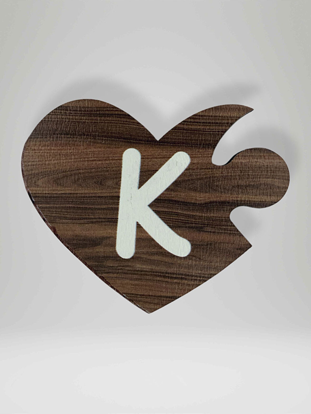 K Harfi (Sol Parça) – Ahşap Puzzle Kalp Harf Magnet – Buzdolabı Süsü – İkili Uyumlu (kod:1015)