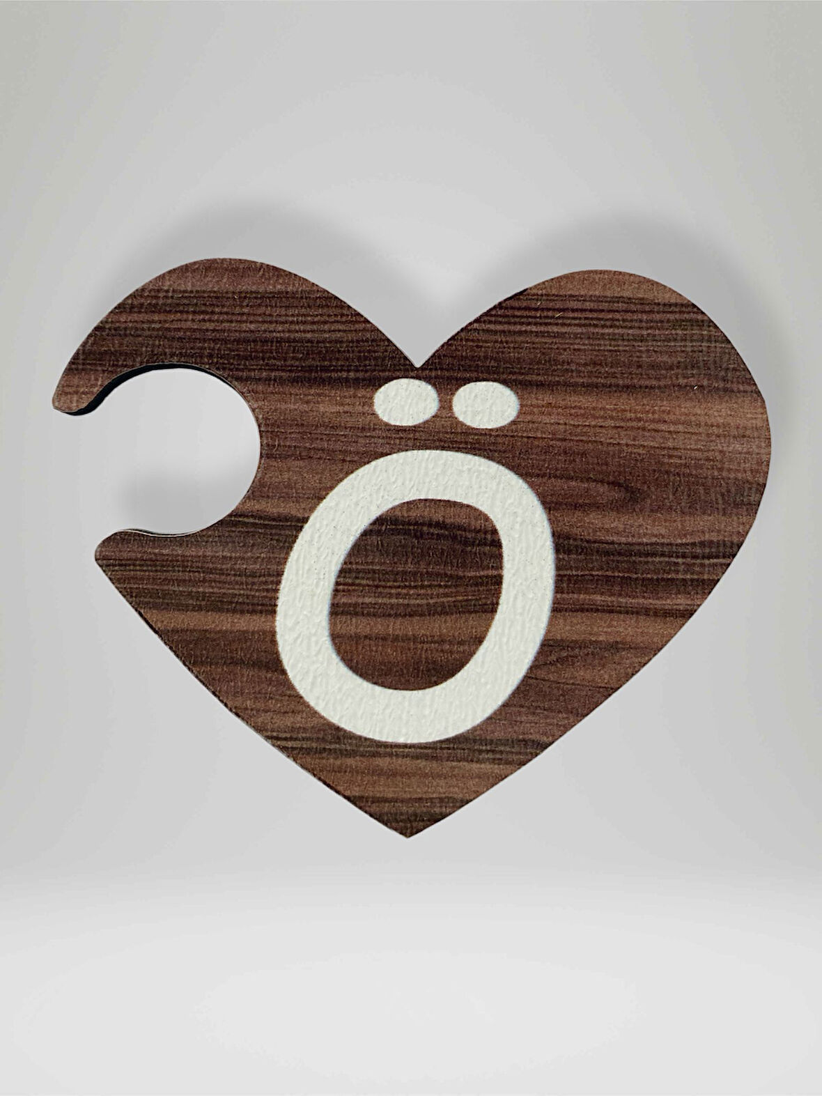 Ö Harfi (Sağ Parça) – Ahşap Puzzle Kalp Harf Magnet – Buzdolabı Süsü – İkili Uyumlu (kod:1026)
