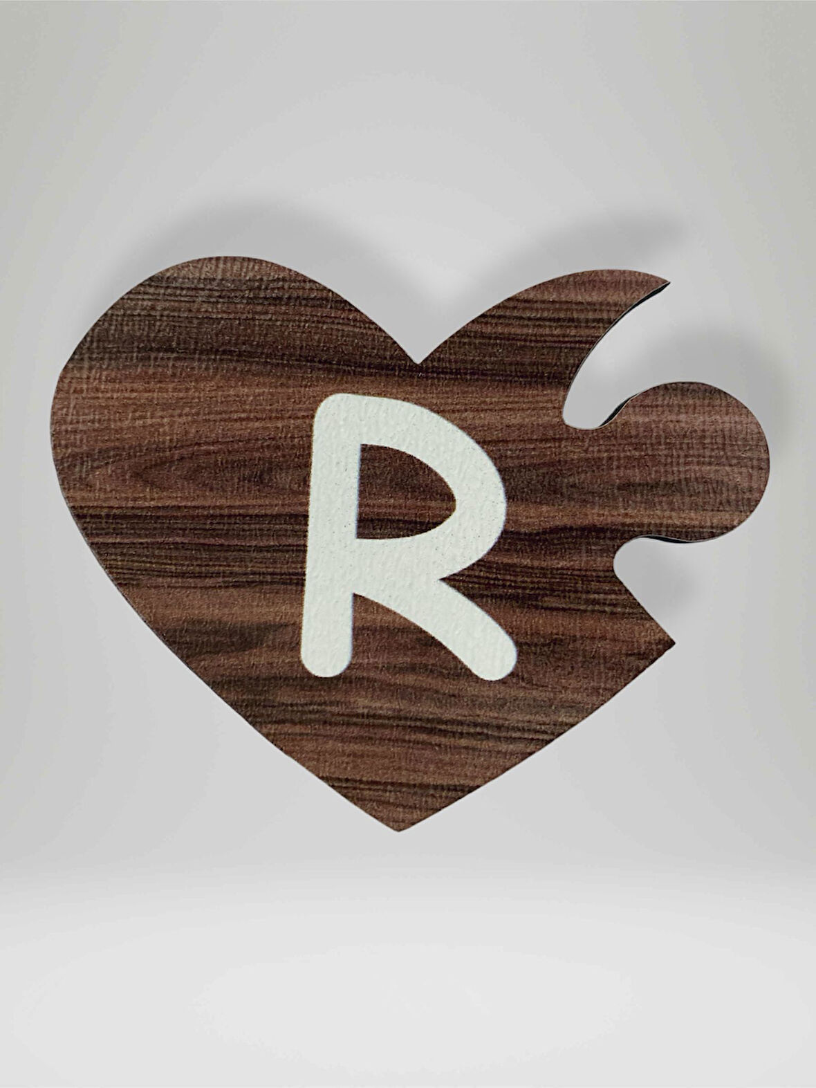R Harfi (Sol Parça) – Ahşap Puzzle Kalp Harf Magnet – Buzdolabı Süsü – İkili Uyumlu (kod:1030)