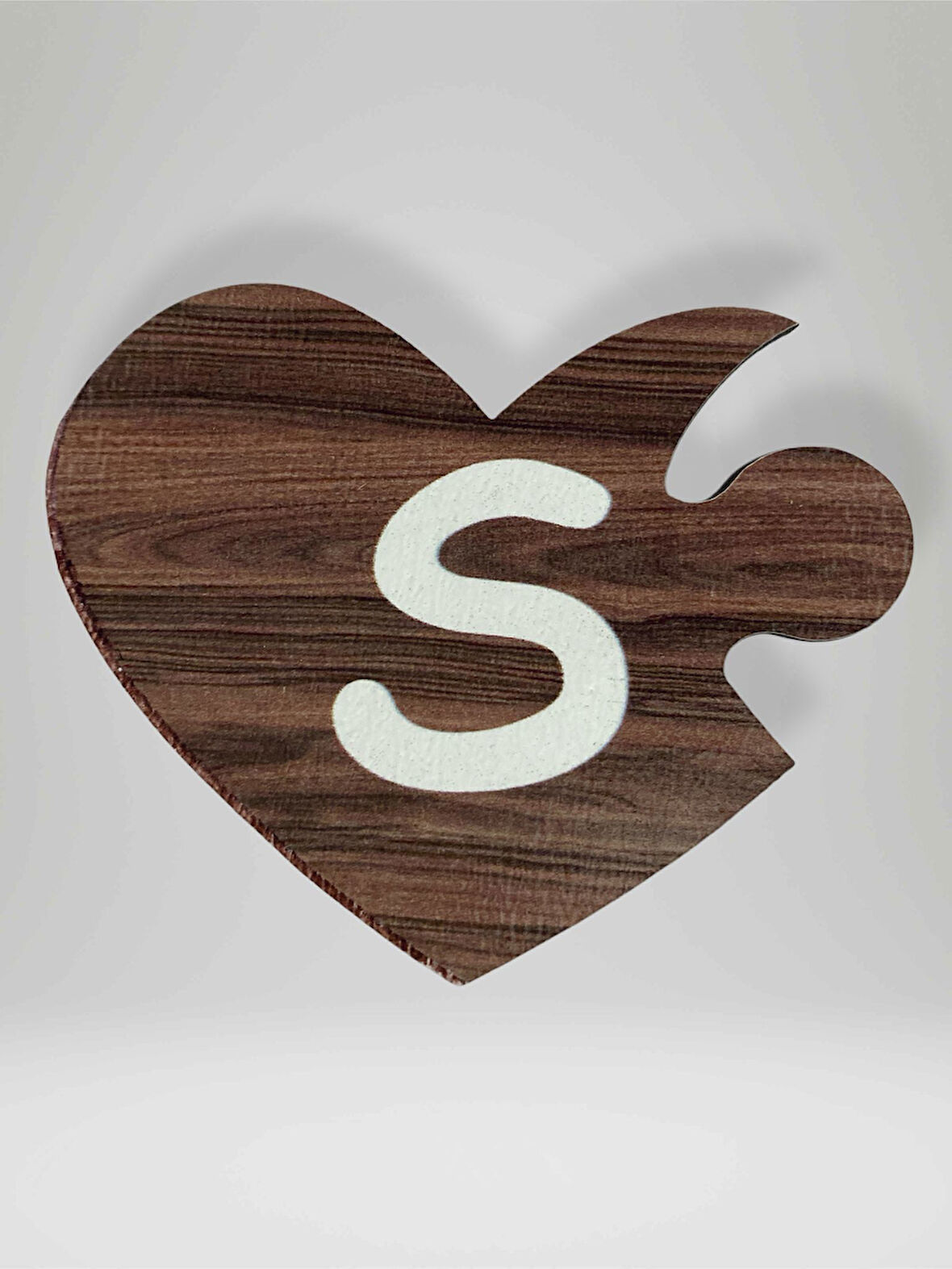 S Harfi (Sol Parça) – Ahşap Puzzle Kalp Harf Magnet – Buzdolabı Süsü – İkili Uyumlu (kod:1033)