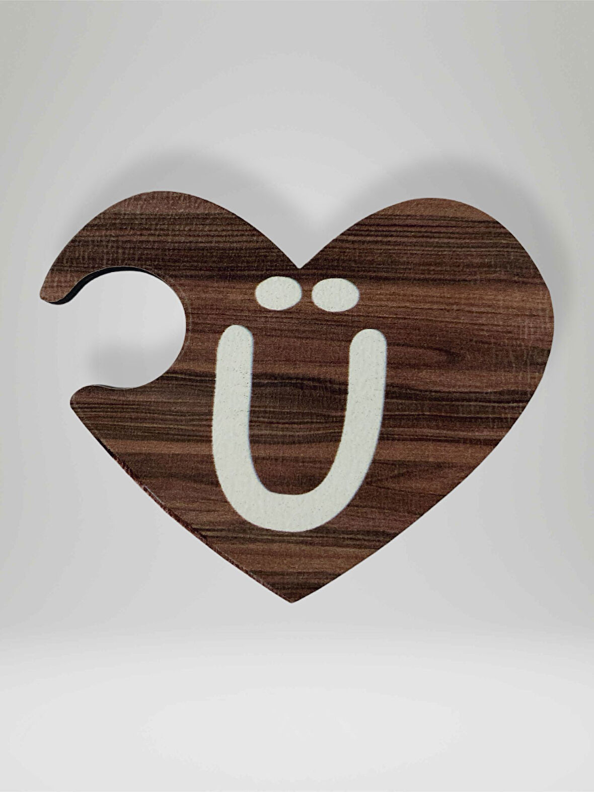 Ü Harfi (Sağ Parça) – Ahşap Puzzle Kalp Harf Magnet – Buzdolabı Süsü – İkili Uyumlu (kod:1042)