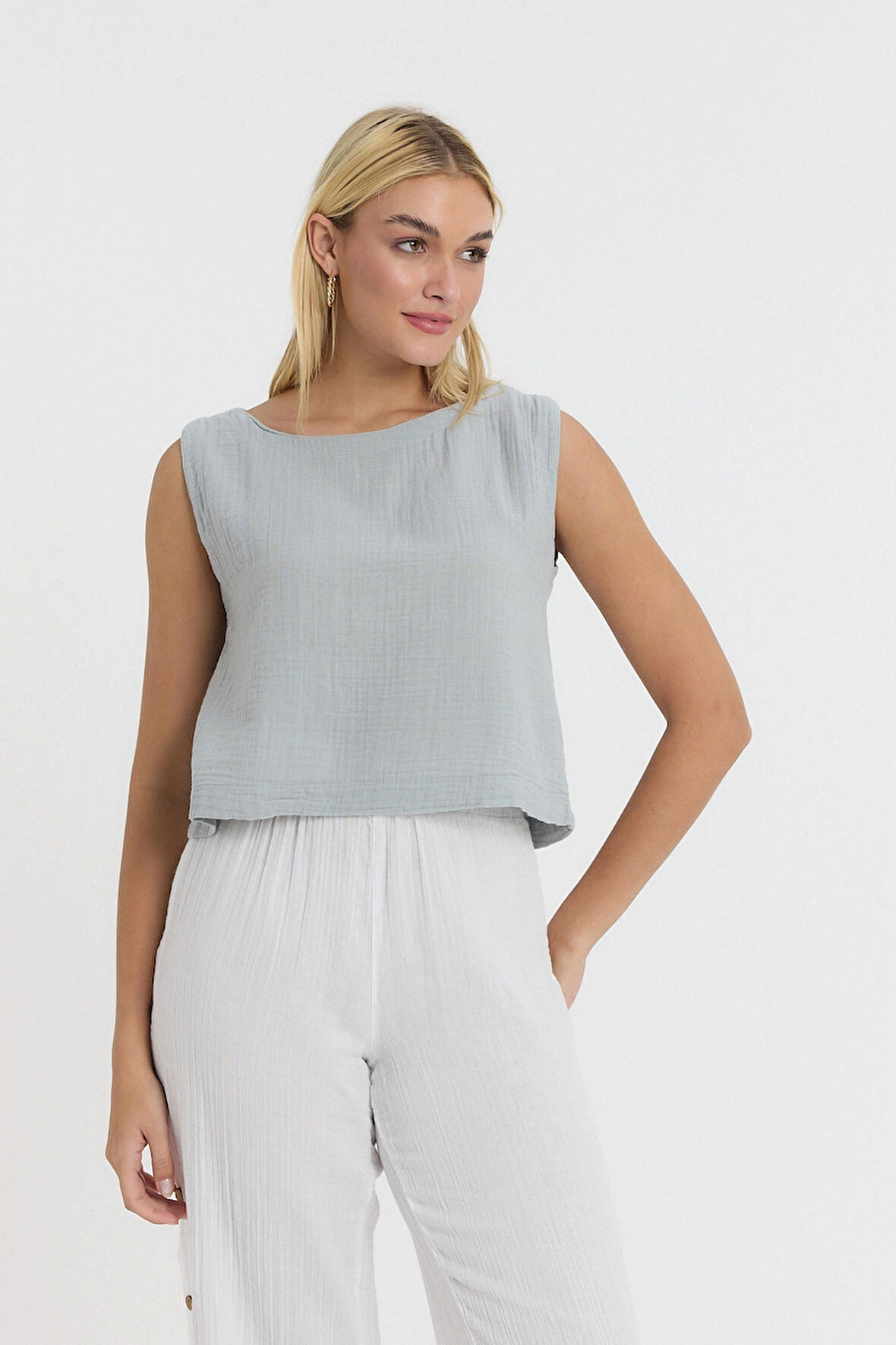  Müslin Pervazlı Askılı Bluz-1040