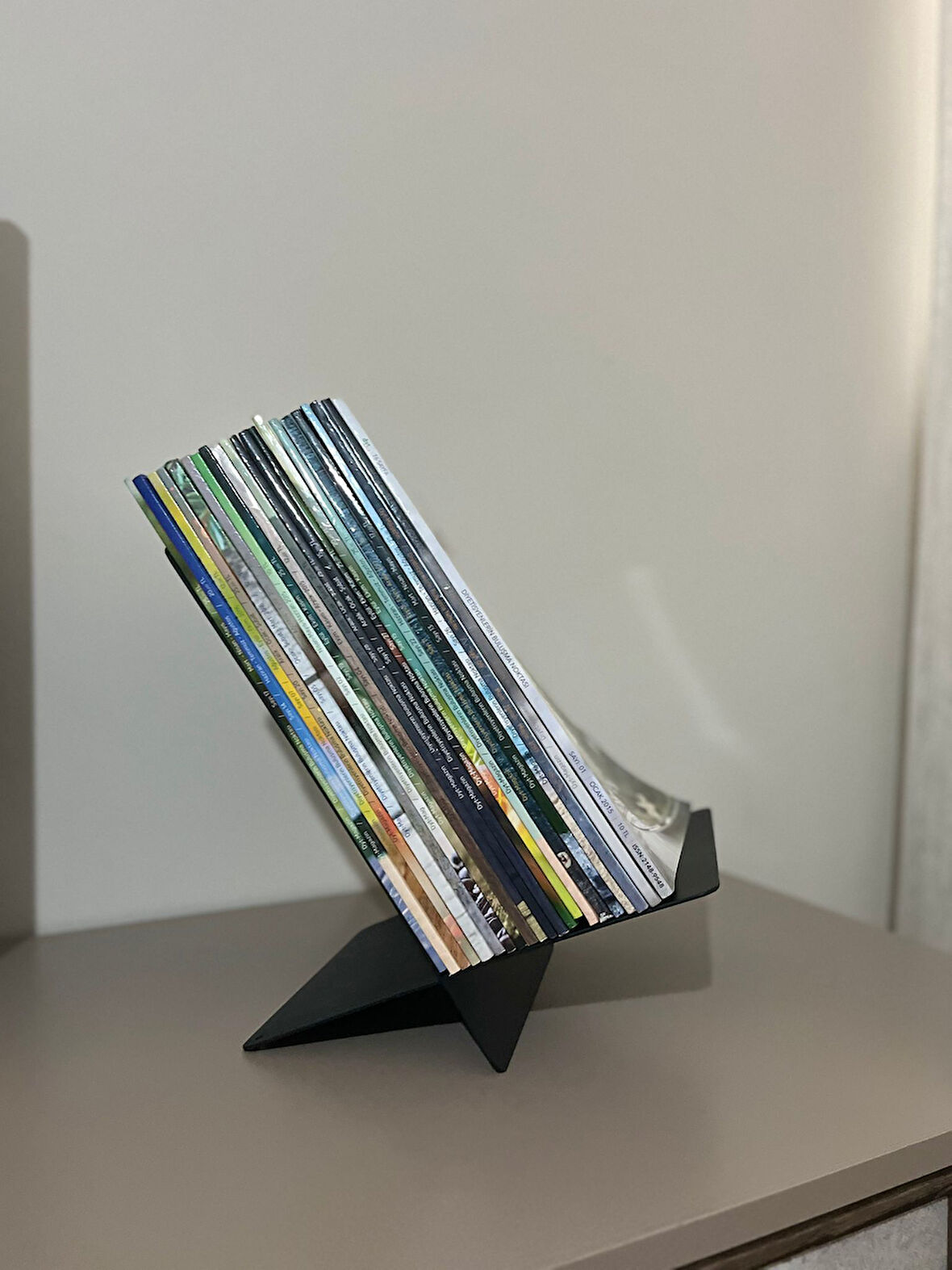 Metal Modern Dergi -Kitap Tutucu | Salon, Ofis, Çalışma Masası İçin
