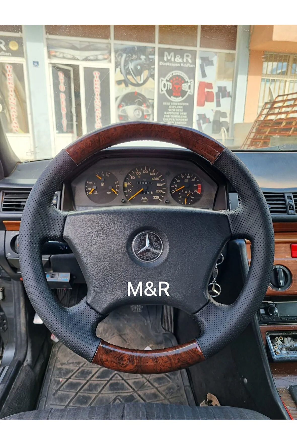 Mercedes E200 Kristal Maun Nokta  Kaplama Deri Direksiyon Kılıfı