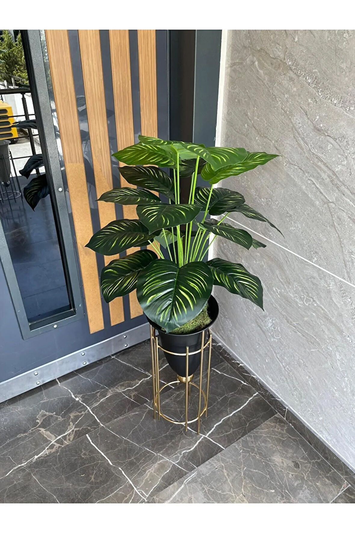 Yapay Çiçekli Mermi Vazo No:3