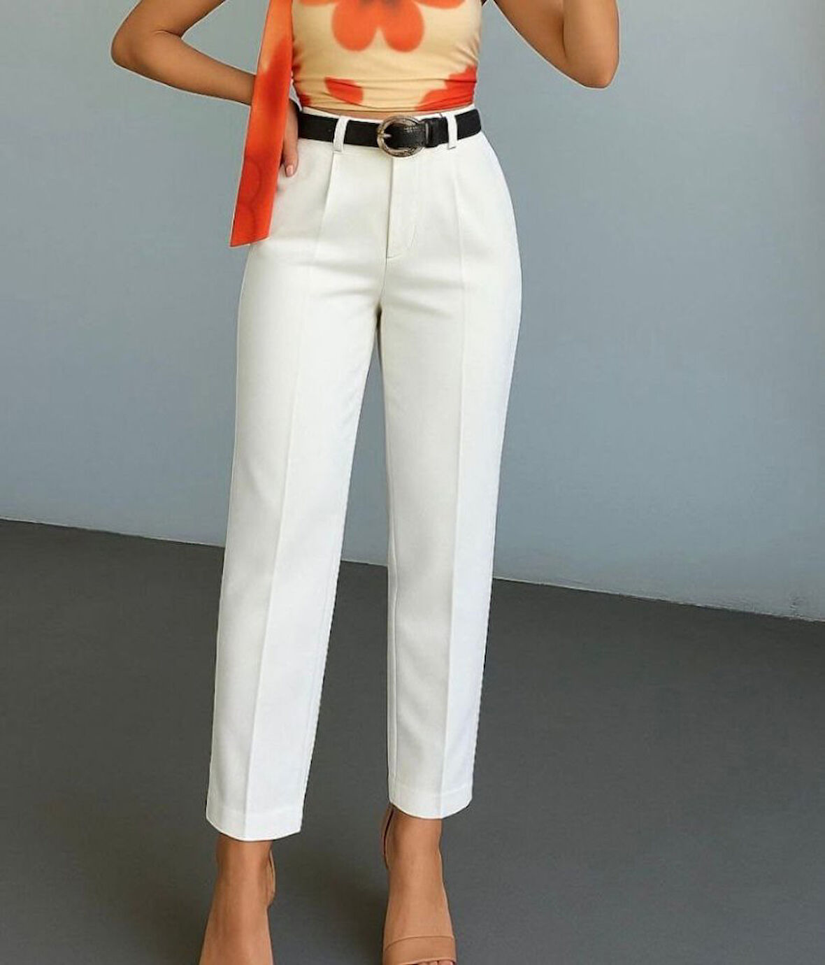 Kadın Yüksek Bel Gipe Detay Dar Paça Kısa Pantolon