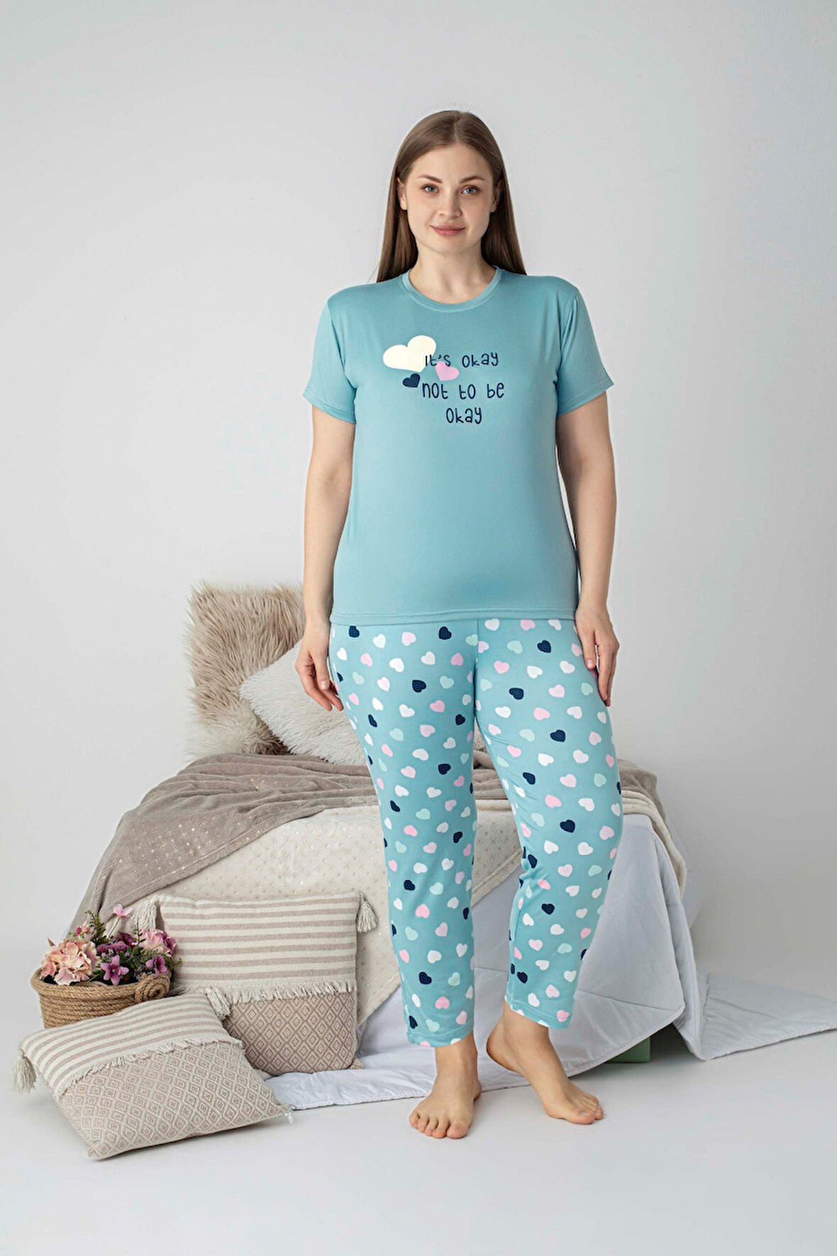Kadın Bisiklet Yaka Düğmesiz Battal Kesim Viskon Yazlık Kısa Kol Büyük Beden Pijama Takımı