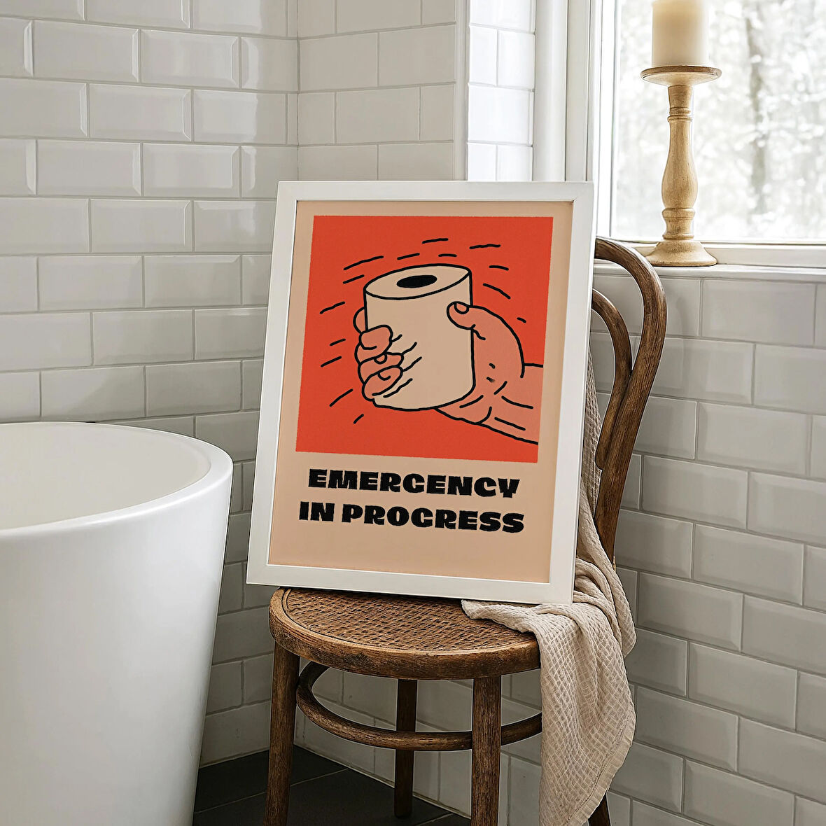 Komik Banyo Posteri: "Acil Durum Devam Ediyor" Tuvalet Kağıdı (& Dosyalar)