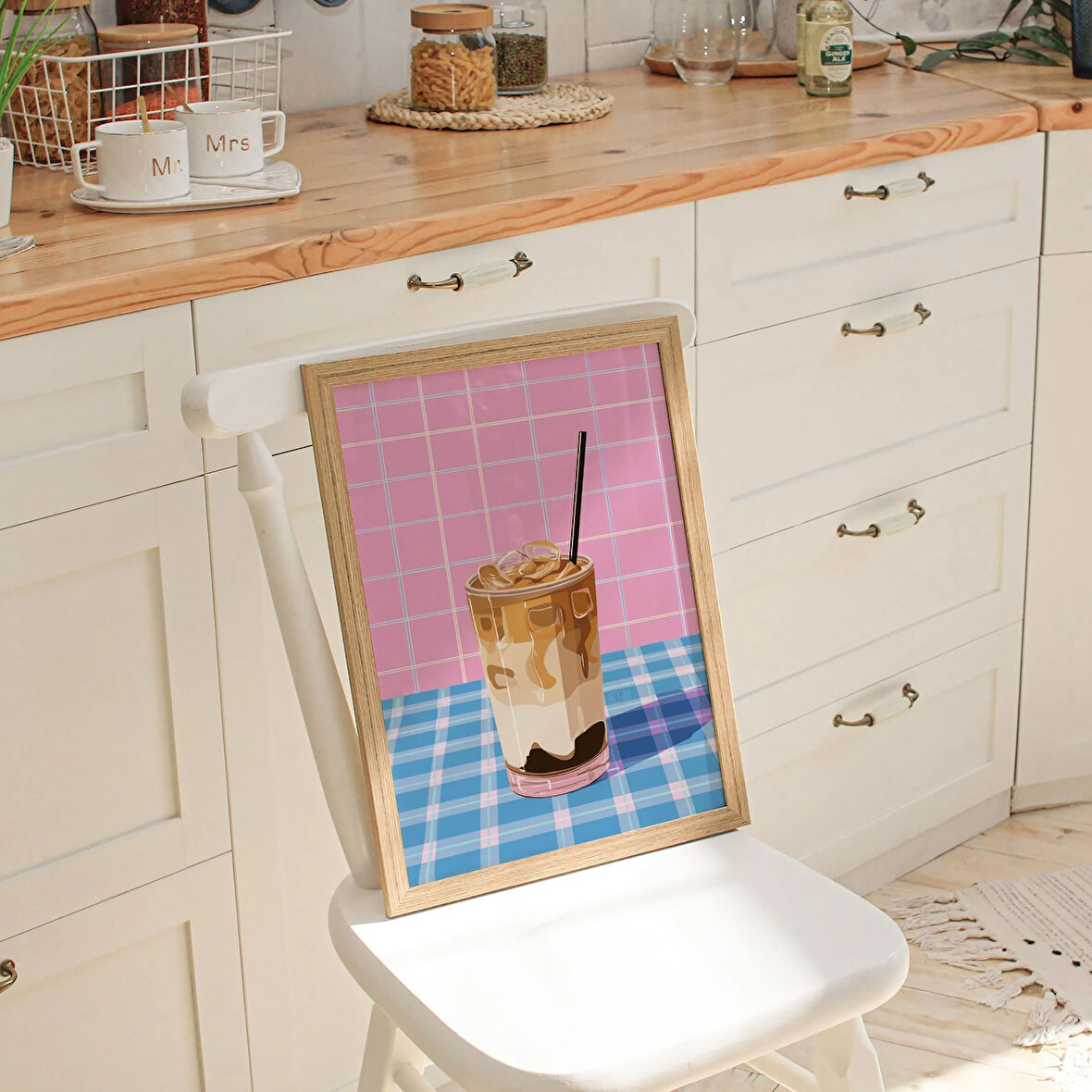 Buzlu Latte Poster: Retro Pembe ve Mavi Kahve Barı Sanatı ( & )