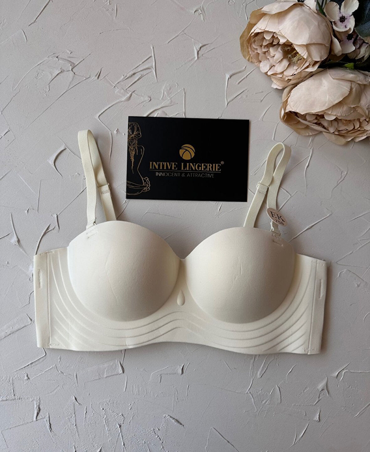 Lady Baby Straplez Kesim Destekli Dikişsiz Balensiz Toparlayıcılı İthal İz Yapmaz Sütyen