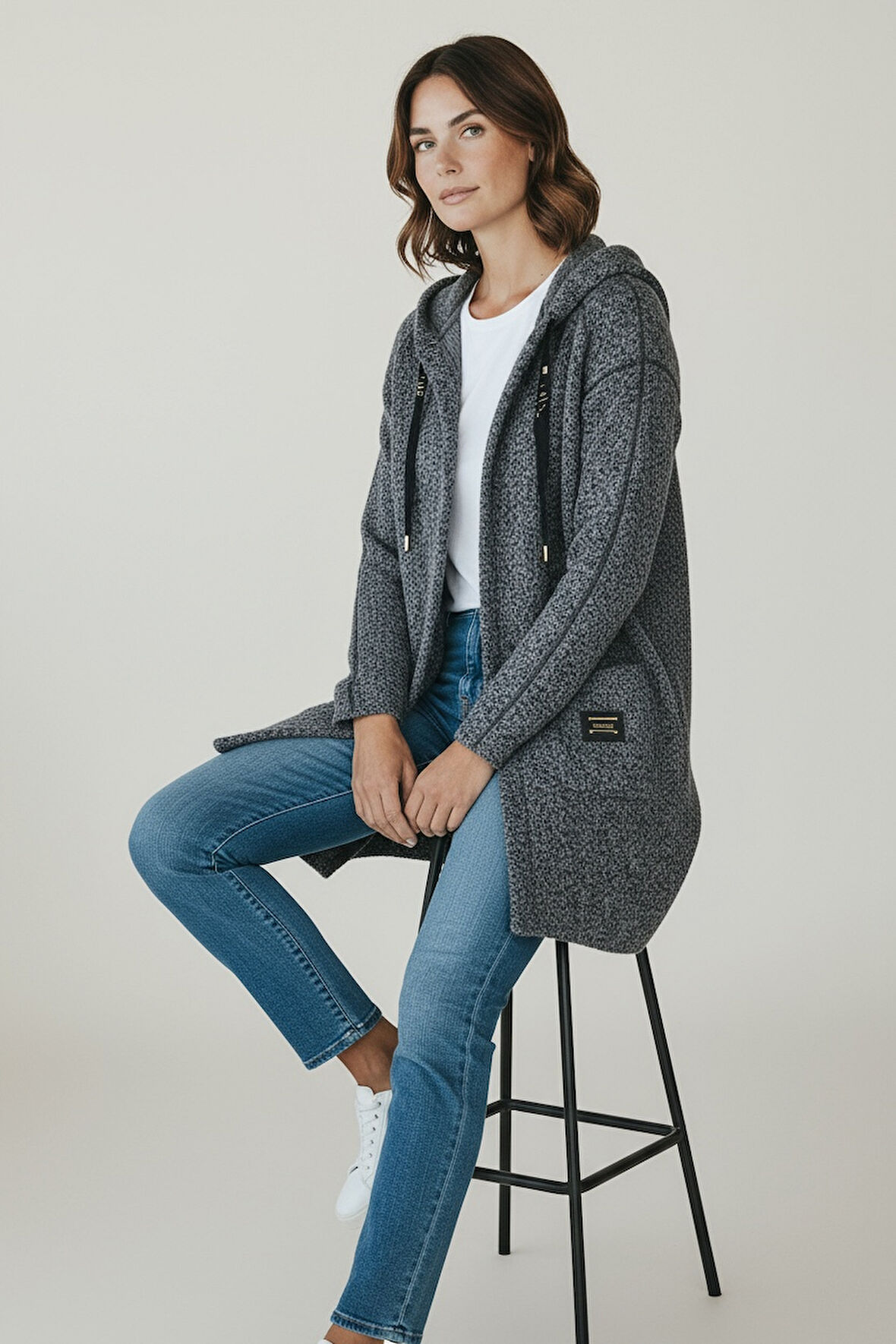 KADIN ÜSTTEN CEPLİ KAPÜŞONLU ÖNÜ FERMUARLI KAŞE HIRKA