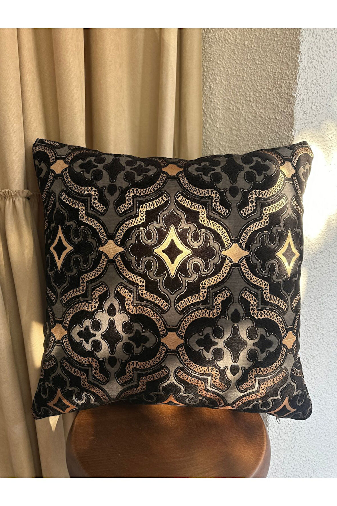 Siyah Bakır Kırlent Kılıfı Pano Desen 9