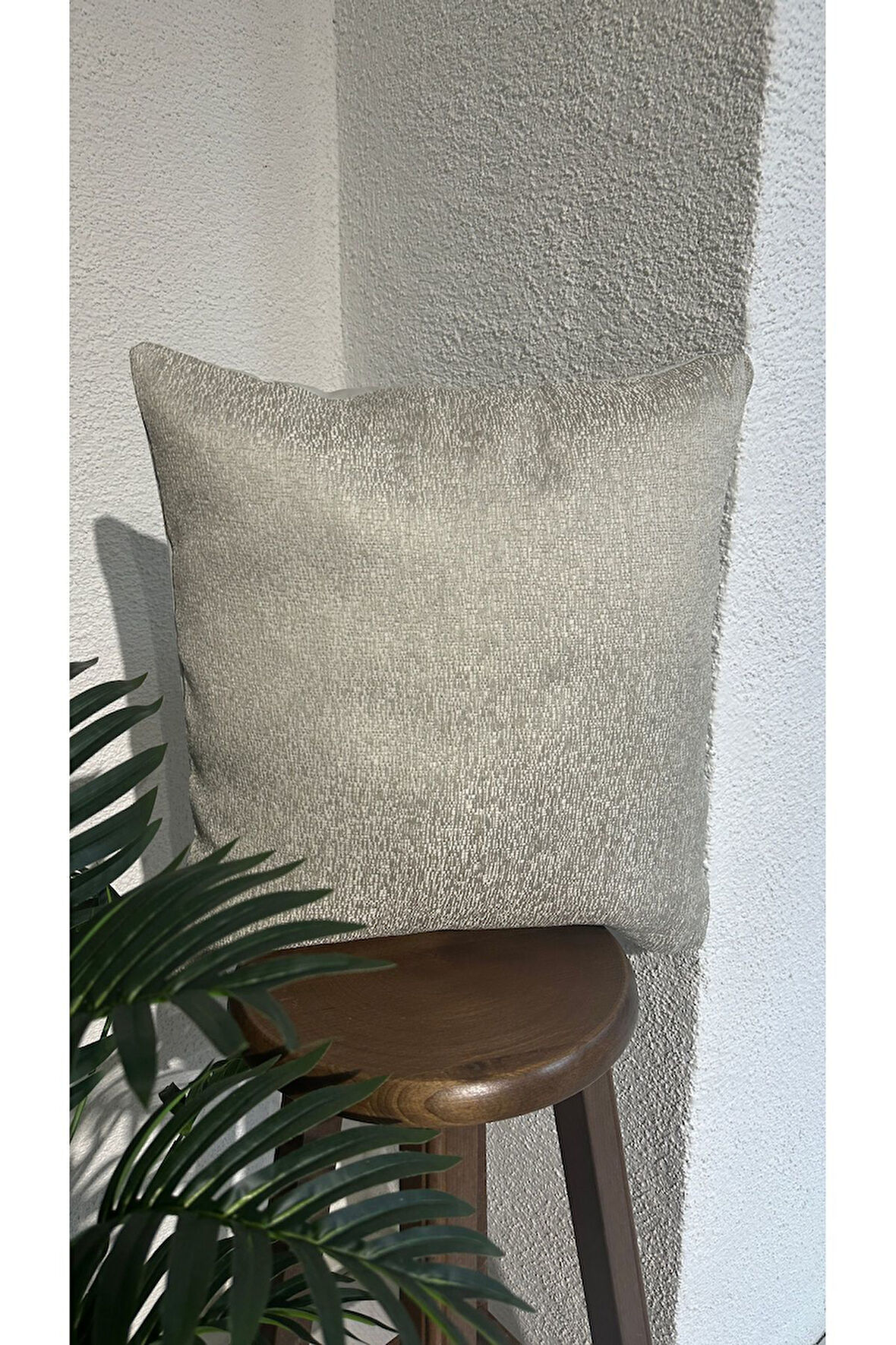 Açık Gri Kendinden Desenli Salon Kırlent Kılıfı Desen 3