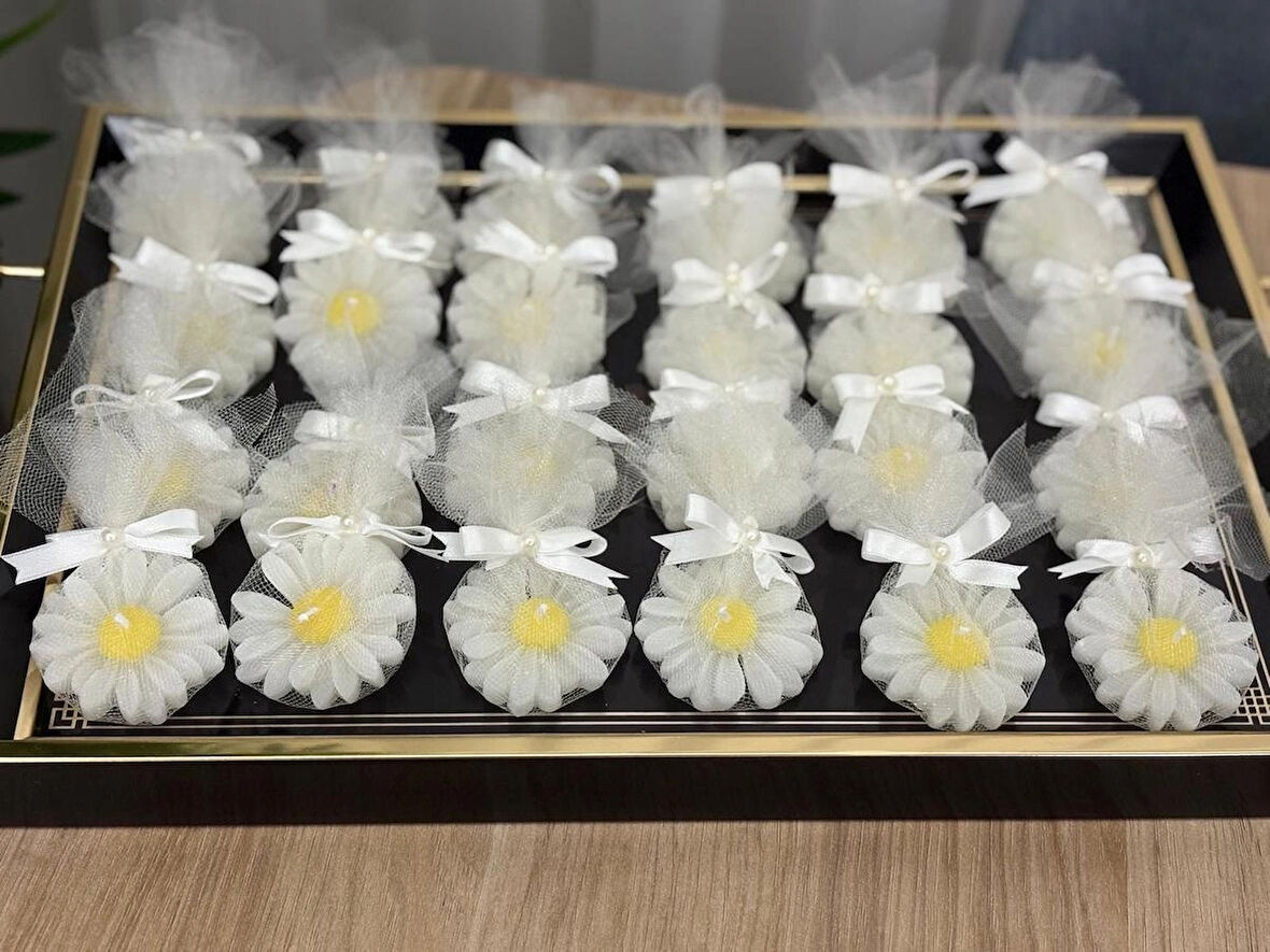 Söz Nişan Nikah Sünnet Hediyesi Dekoratif Tül Süslemeli Tasarım Papatya Mum