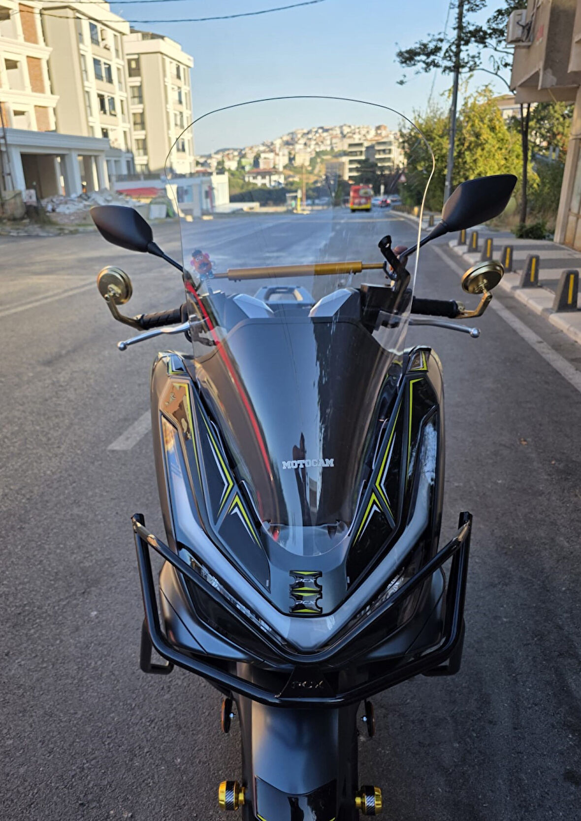 MOTOCAM Honda PCX Siperlik Ön Cam 2025 Model 66cm Şeffaf Renkli 4mm