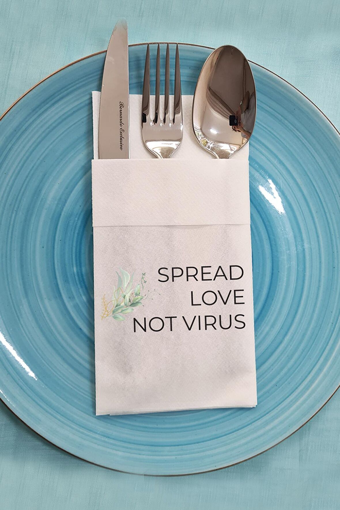 Kumaş Dokulu Spread Love Not Virus Yazılı Sunum Peçetesi