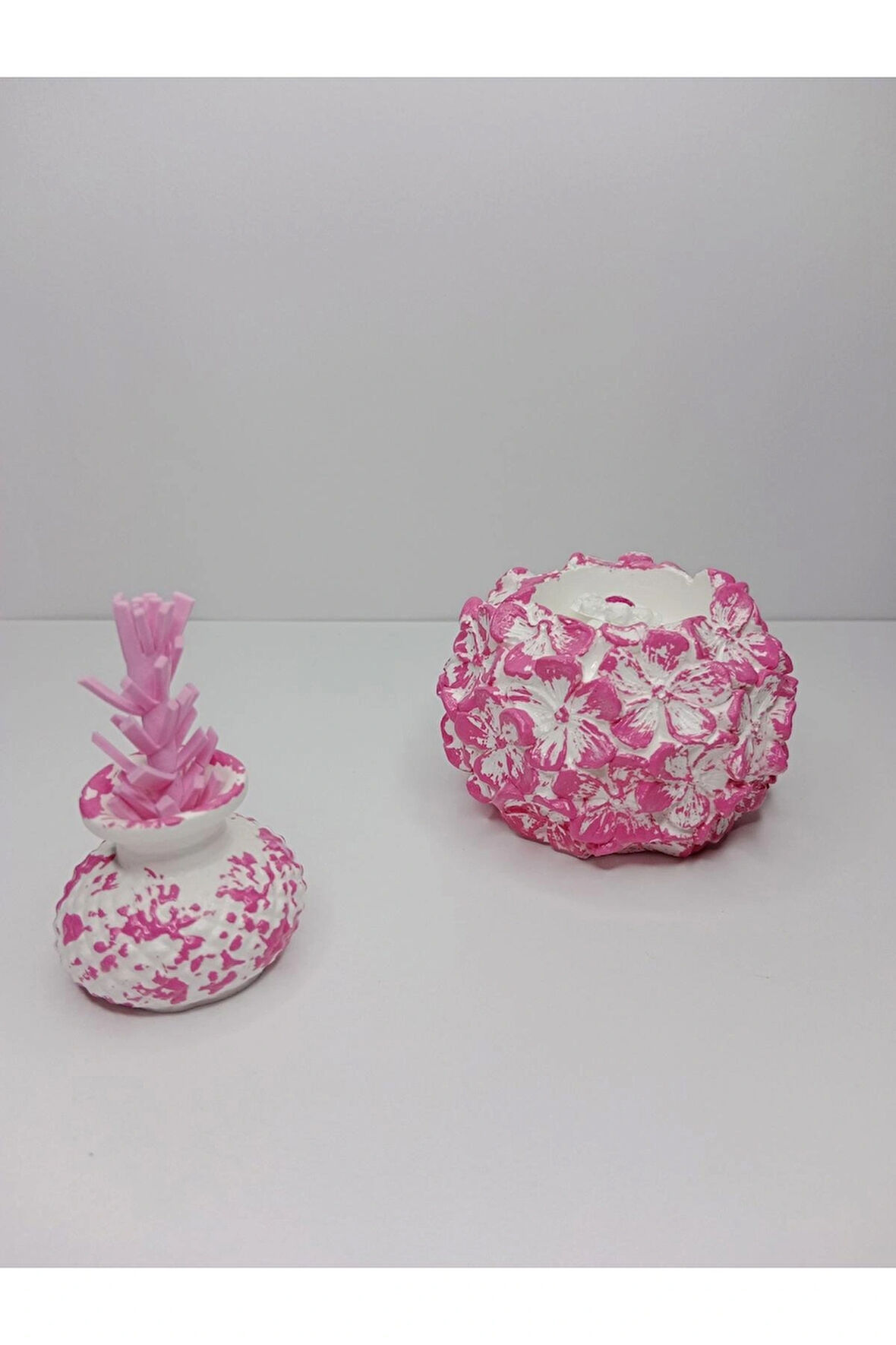 Pembe Mumluk ve Çiçekli Minik Vazo Obje Takımı