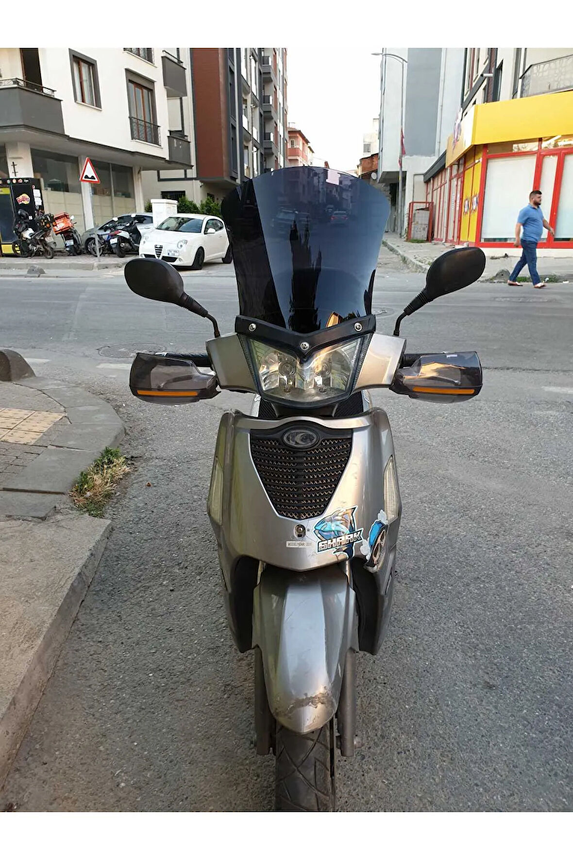 Kymco People S 200 Siperlik Ön Cam 2011 Model 48cm Siyah Renkli 4mm UZUN CAM
