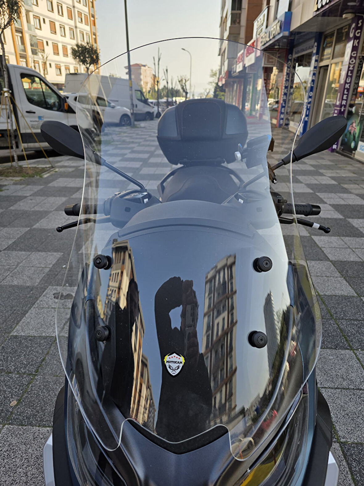 MOTOCAM Piaggio MP3 530 Siperlik Ön Cam 2023-2025 Model 72cm Şeffaf Renkli 4mm UZUN CAM