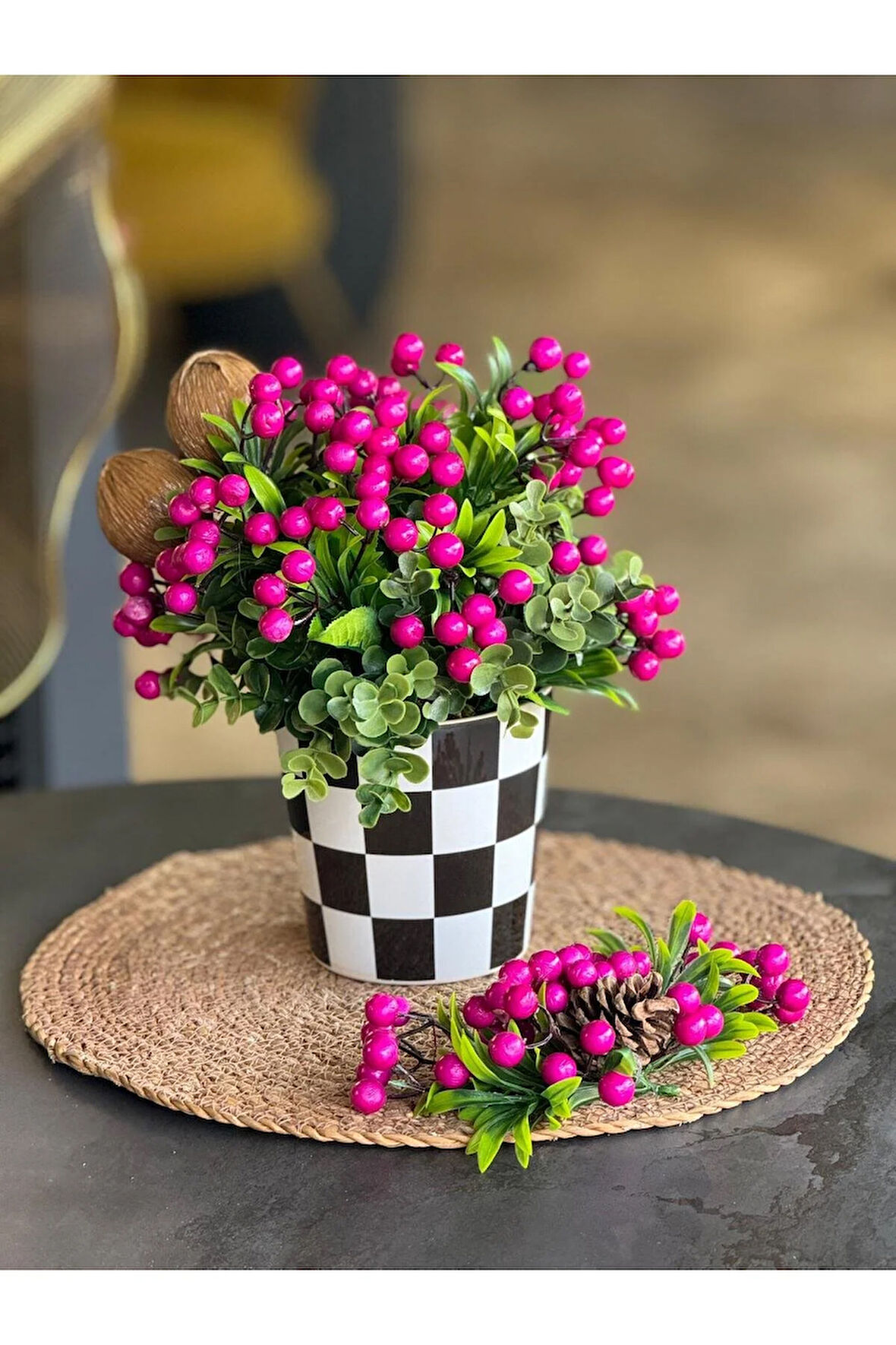 Yapay Pembe Kokinalı Damalı Vazo + Hasır Supla