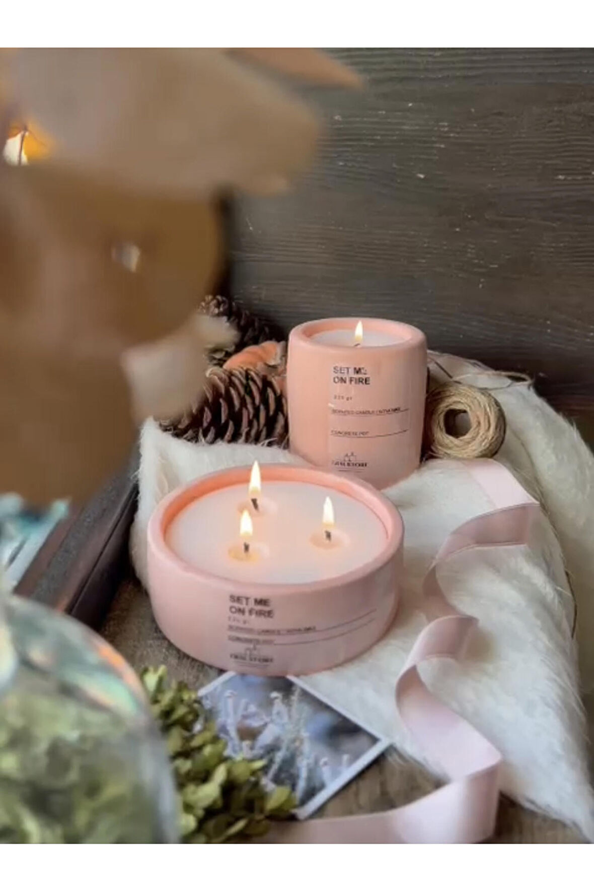 Pembe Renk Soya Wax Amber Vanilya Kokulu Dekoratif 2li Beton Saksı
