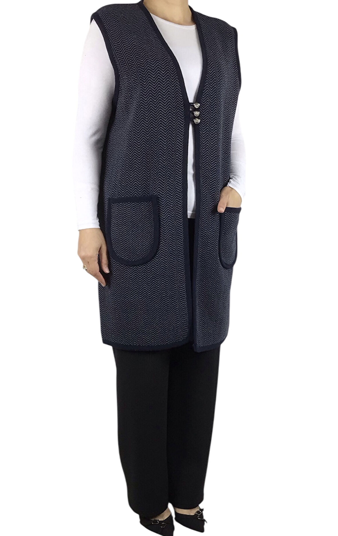 KADIN DESENLİ ÜÇ DÜĞMELİ KALIN KIŞLIK YELEK