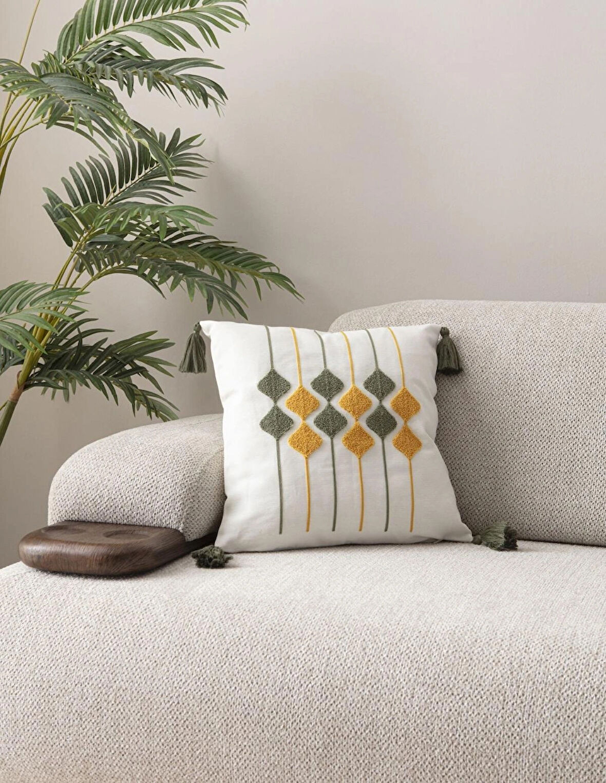 Bohem Nakışlı Punch Kırlent Kılıfı – 43x43 cm Dekoratif Yastık Kılıfı