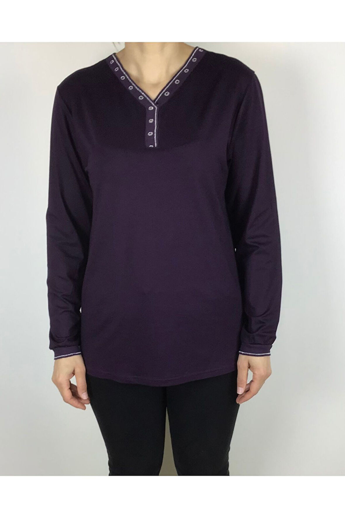 ANNE LİKRALI TURLU  VİSKON YAKA VE KOLAĞZI RİBANALI V YAKA PENYE BLUZ