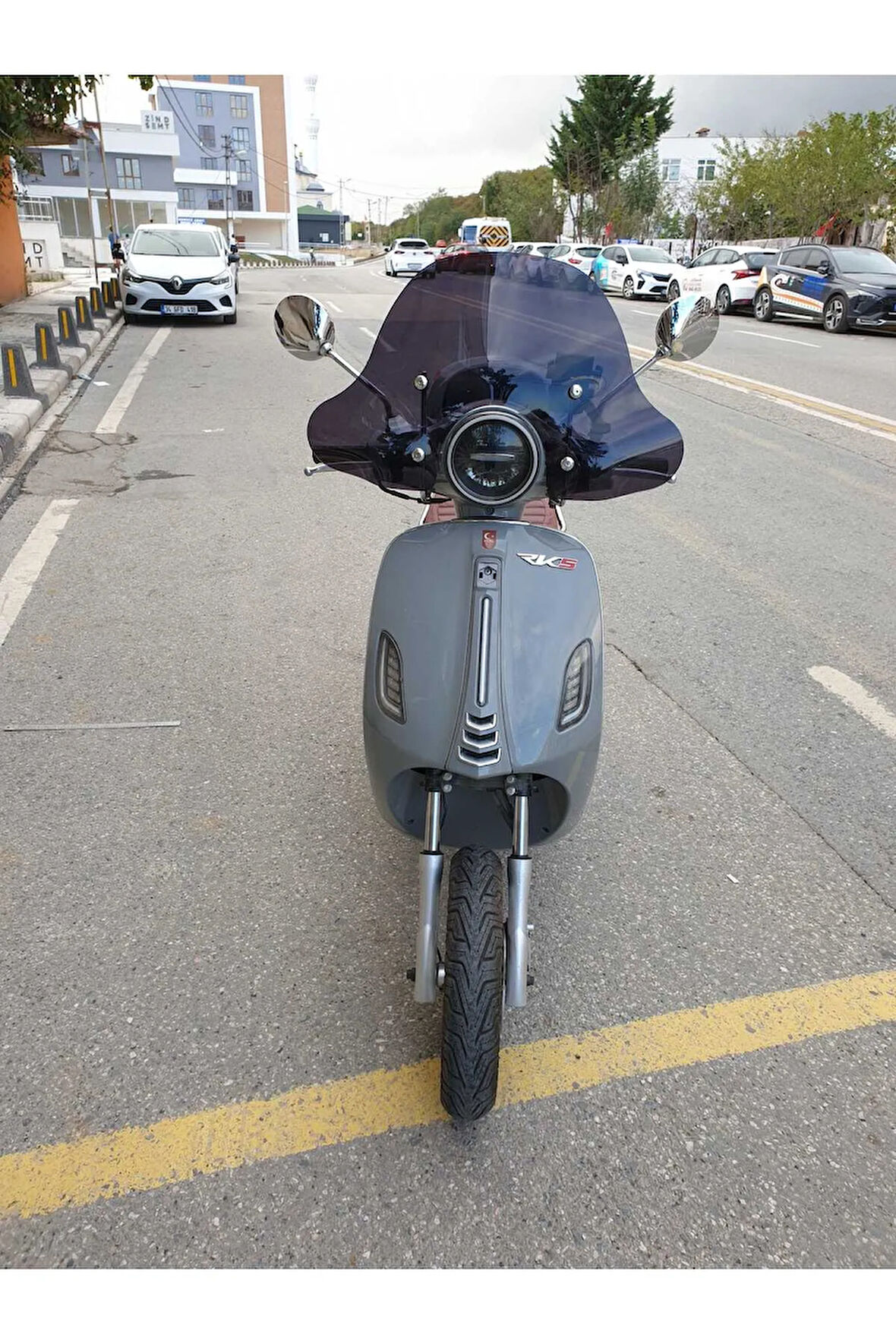 RKS Pride 125 Siperlik Ön Cam 2023-2024 Model 39cm siyah Renkli 4mm APARAT GÖNDERİLMEYECEK