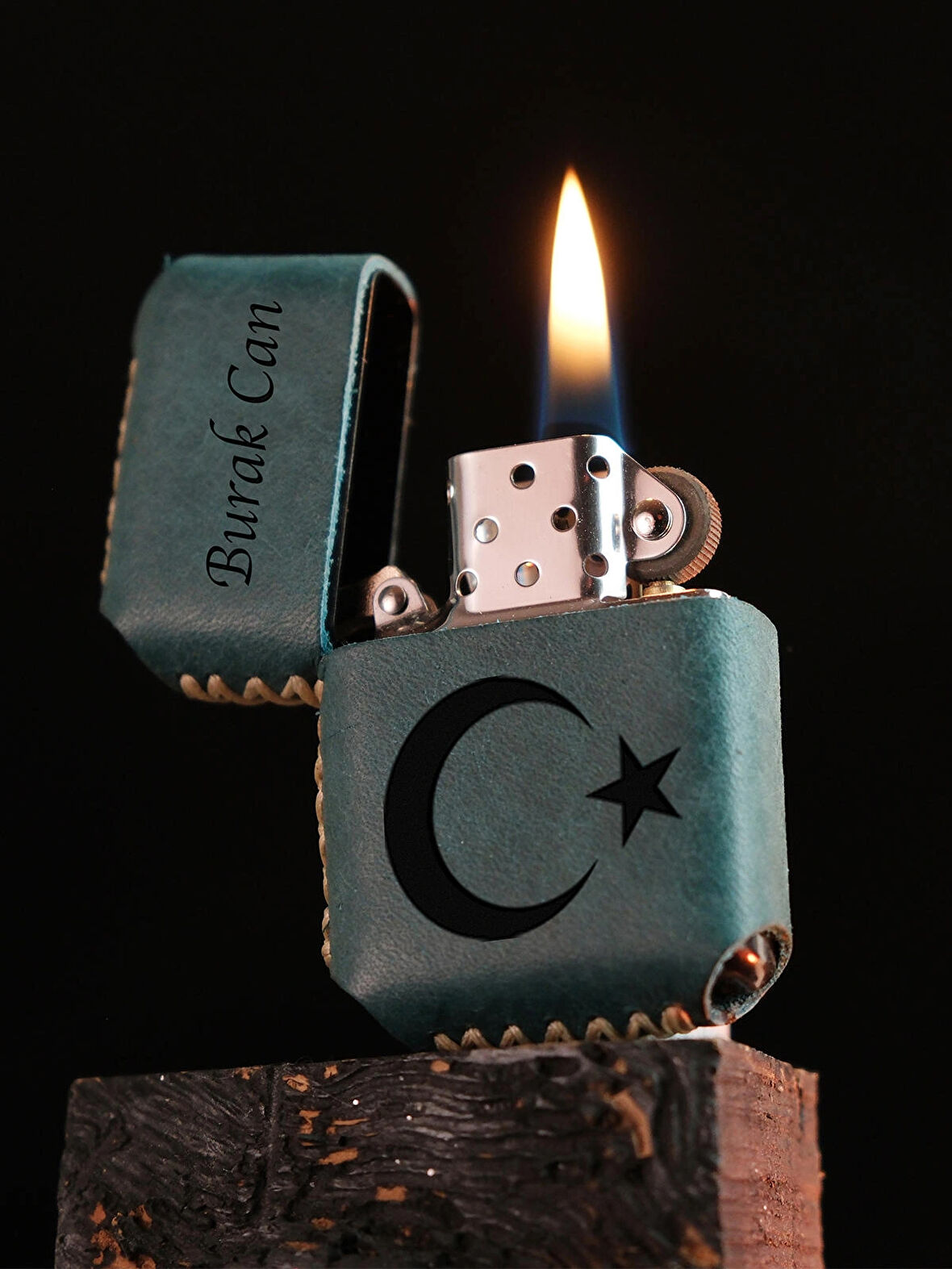 vagave Kişiye Özel Hakiki Deri Kılıflı Mavi Renk Zippo Benzinli Çakmak