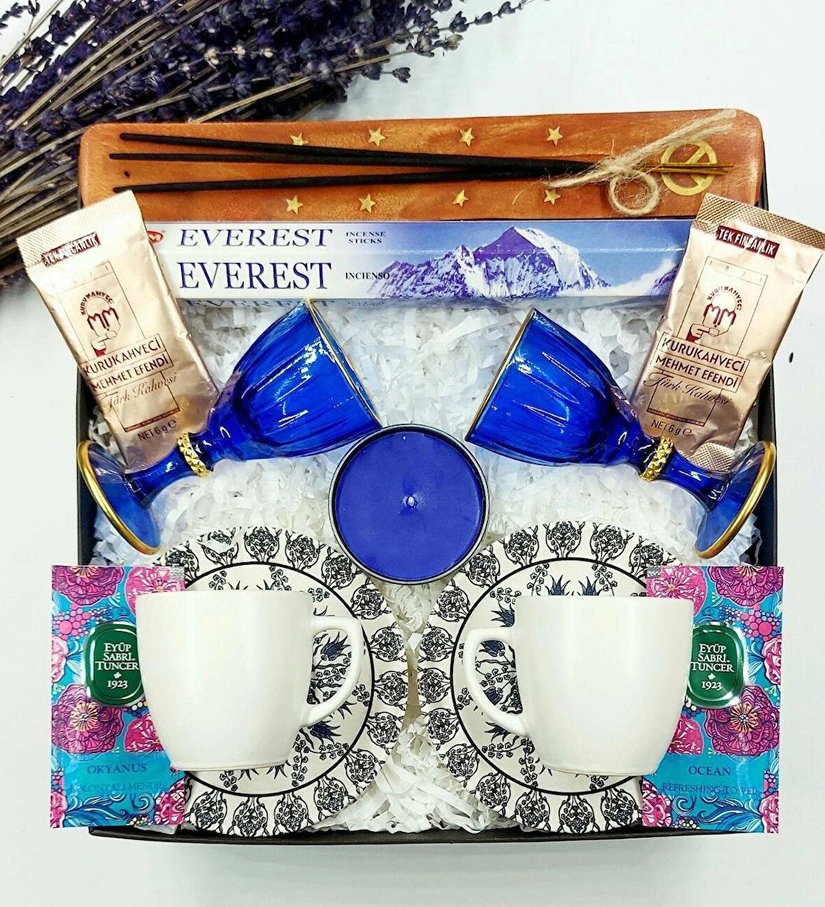 Premium Hediye Seti Kahve fincanı & Kristal Bardak & Kokulu Mum & Tütsü Seti