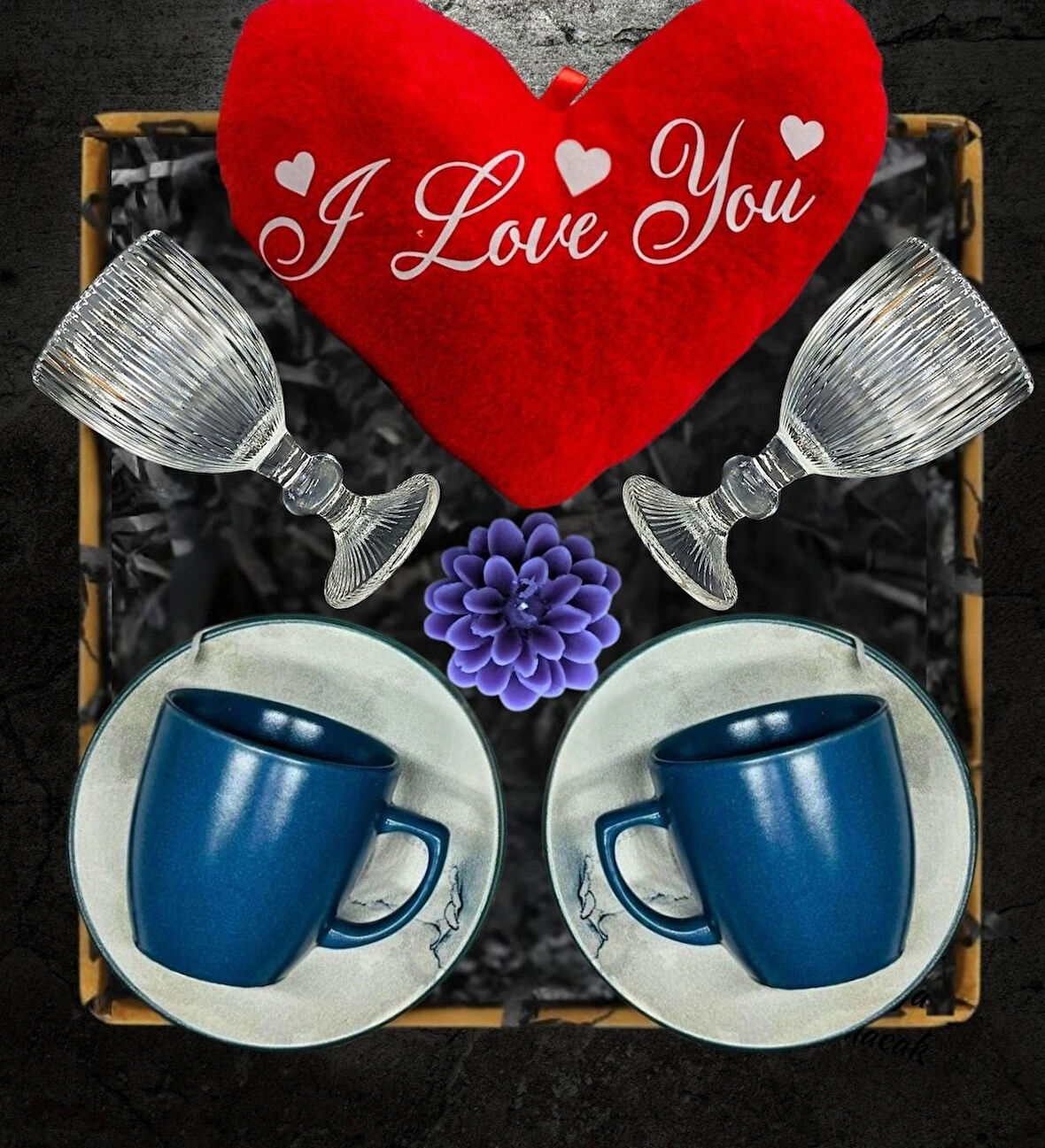Kahve Fincanı & Fincan Yanı Bardak & Kalp Yastık & Kokulu Mum & Hediye Seti