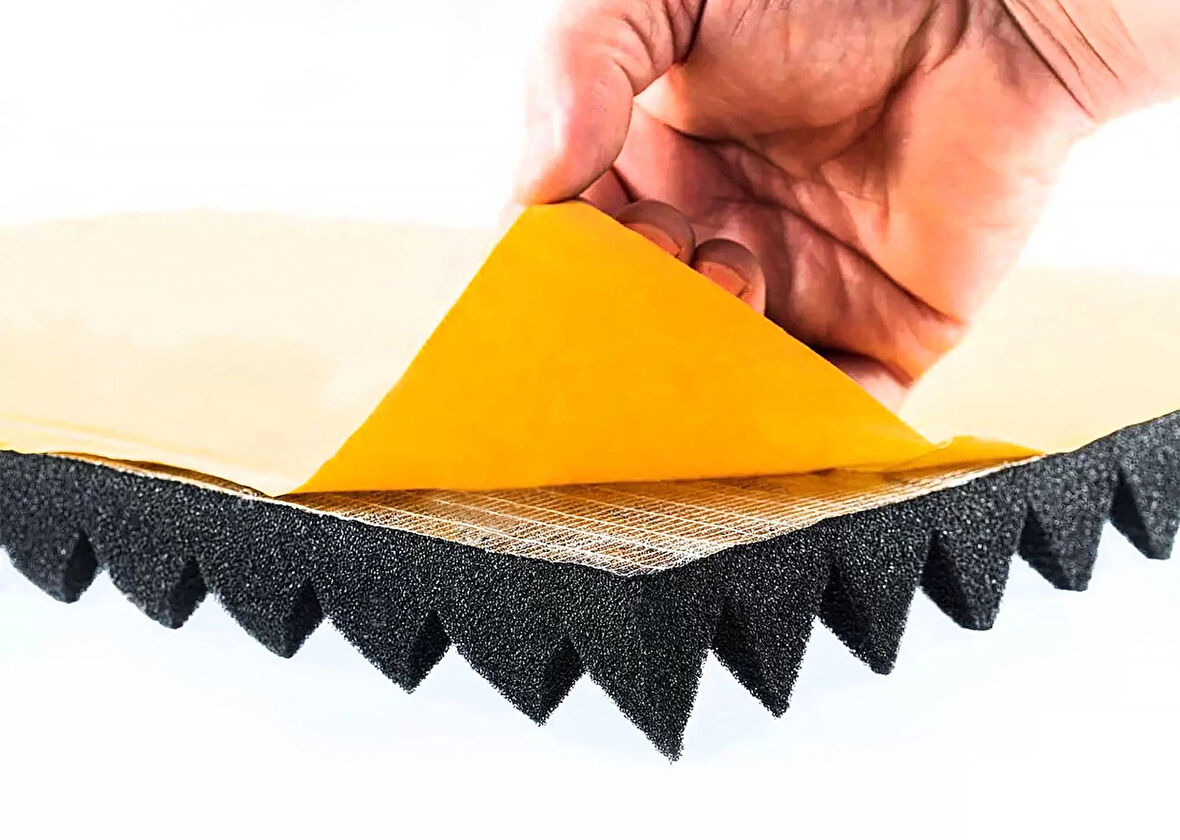 Ses Yalıtımı Akustik Piramit Süngeri Kendinden Yapışkanlı 40mm 50x50 Ses Yalıtımı